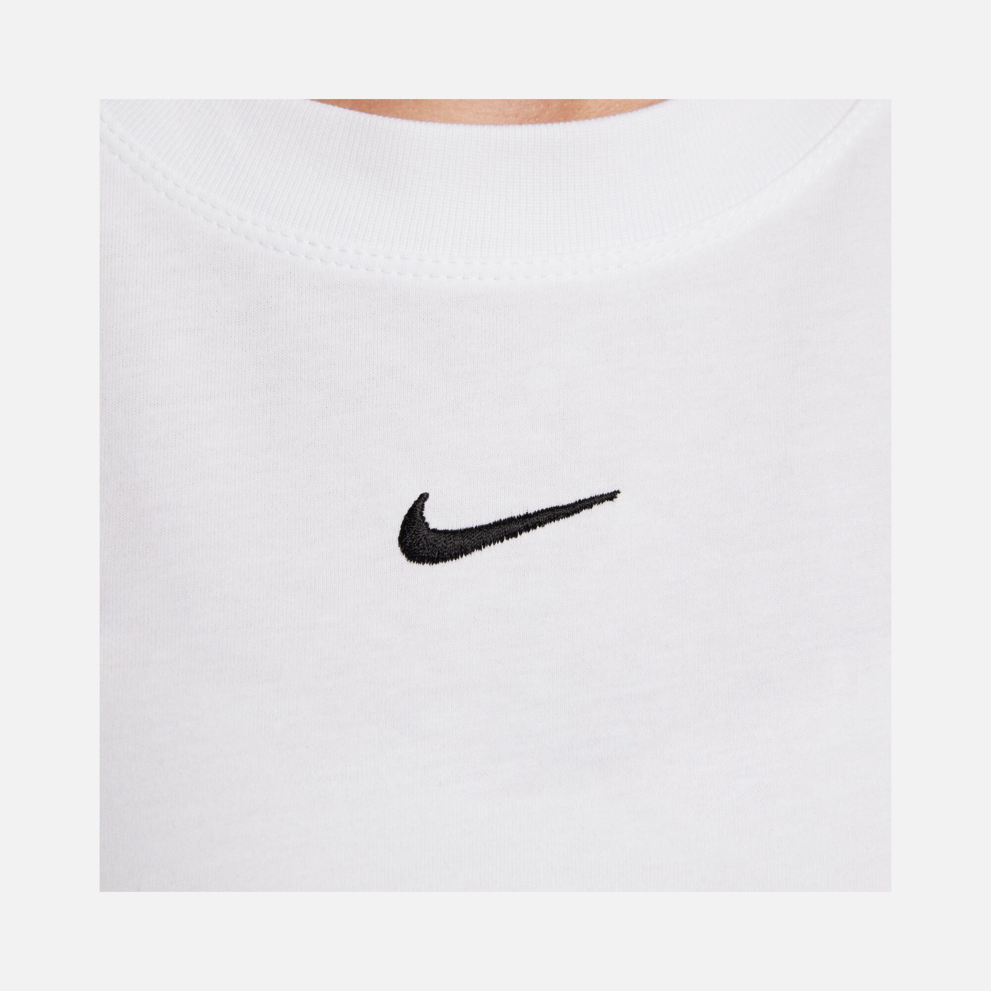 Nike Sportswear Essential Loose Fit Short-Sleeve Kadın Tişört