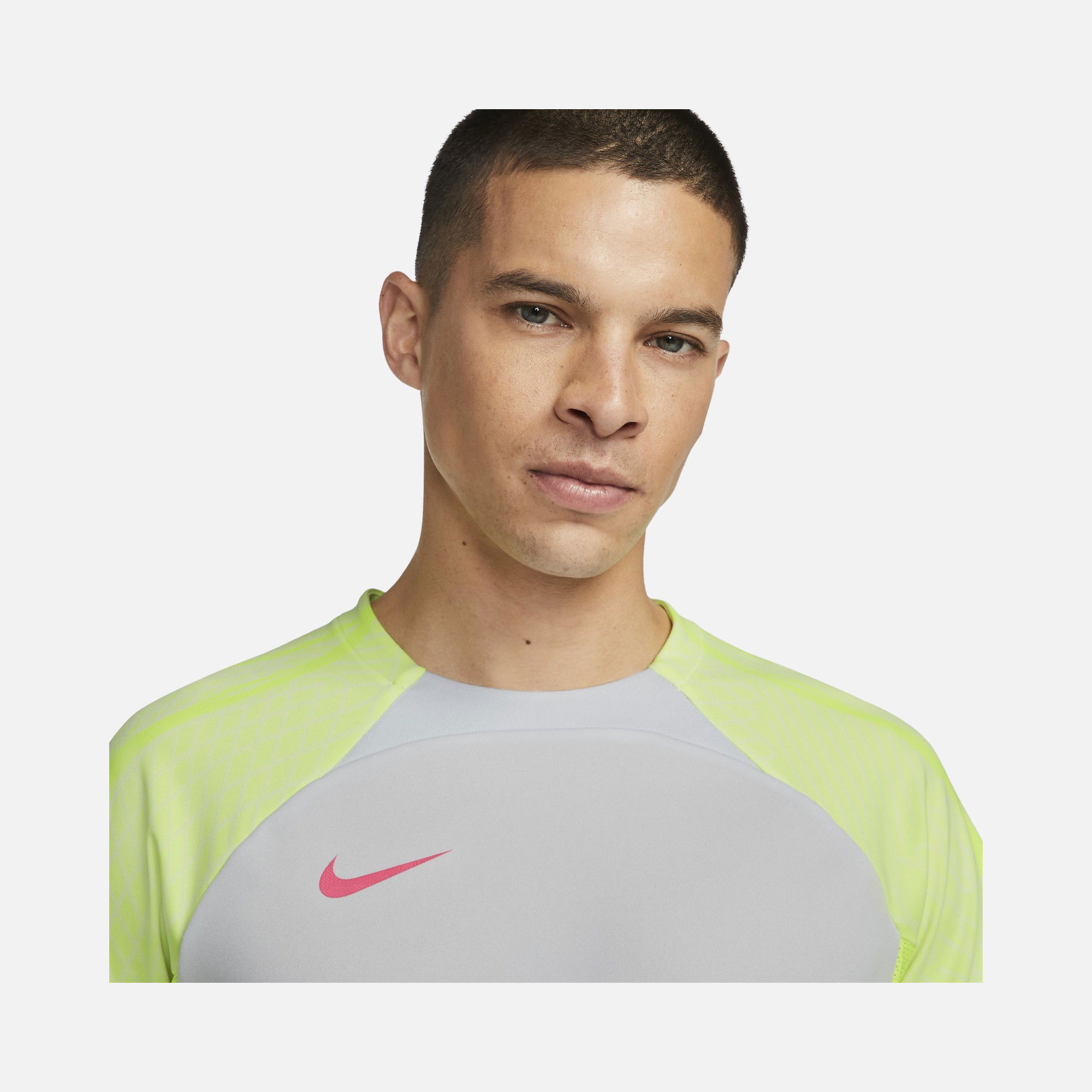 Nike Dri-Fit Strike Football Short-Sleeve Erkek Forma