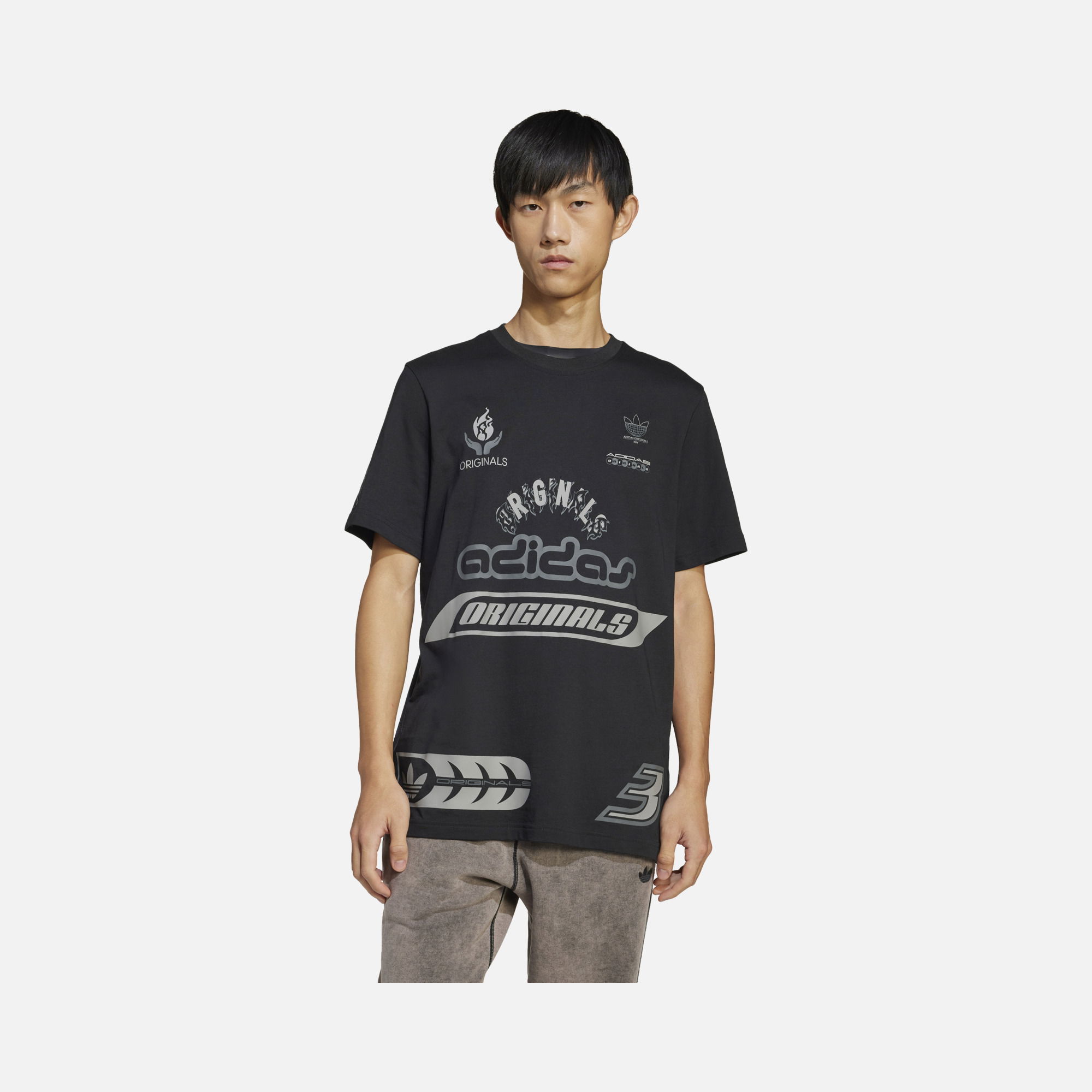 adidas Originals Q12 Sponsor Logo Graphics Loose and Comfortable Cut Short-Sleeve Erkek Tişört