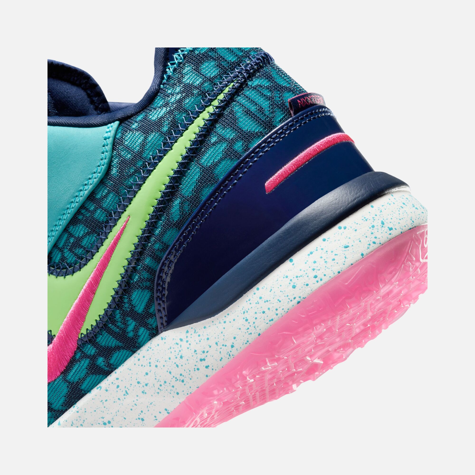 Nike LeBron James NXXT Gen AMPD Erkek Basketbol Ayakkabısı