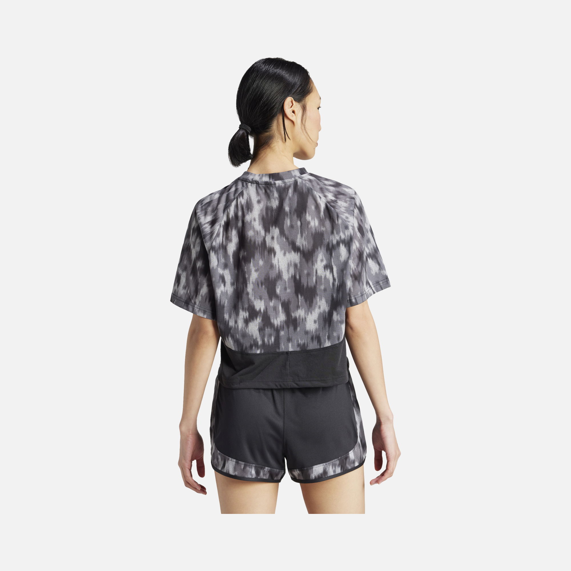adidas AEROREADY Allover Print Flower Performance Training Short-Sleeve Kadın Tişört