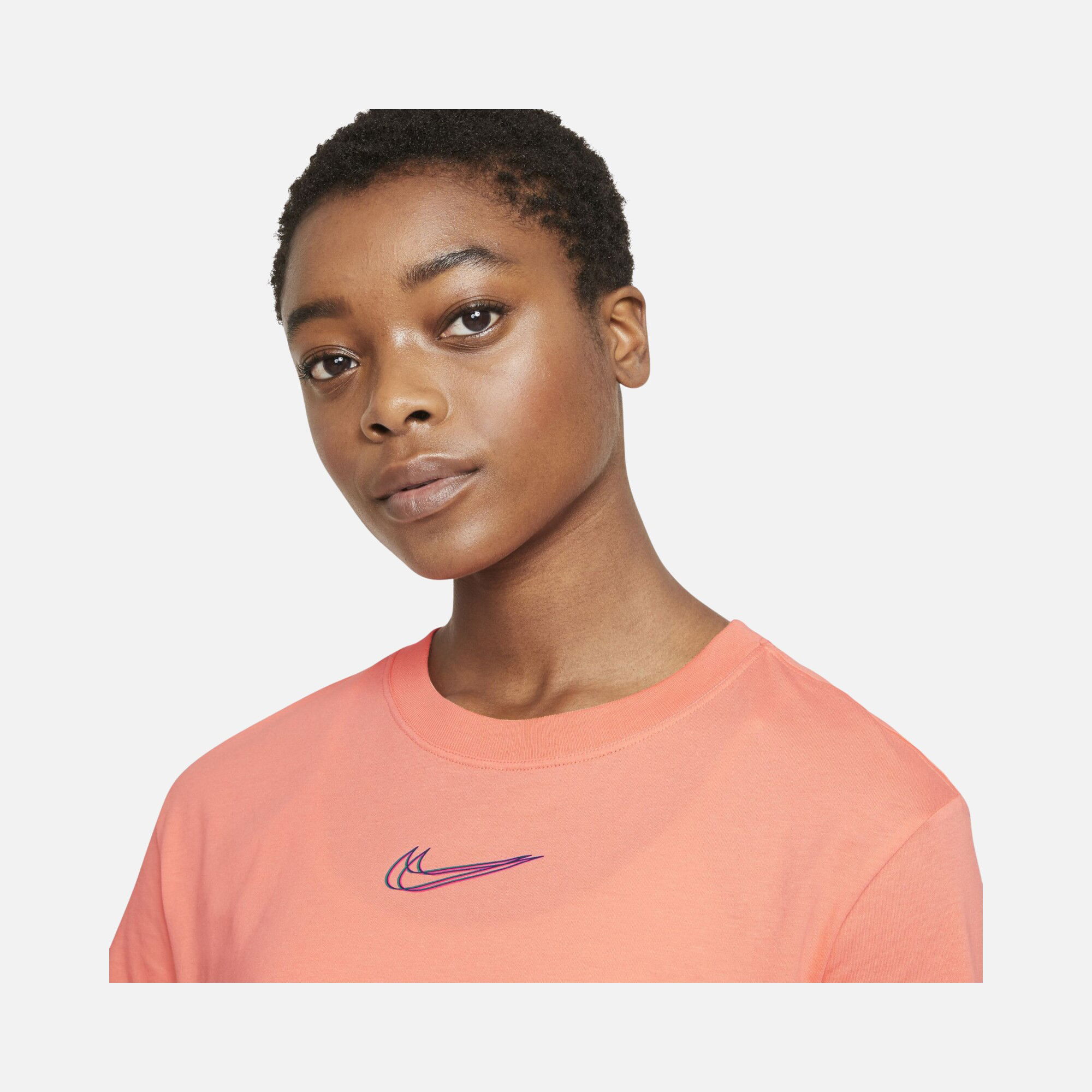 Nike Sportswear Cropped Dance Short-Sleeve Kadın Tişört