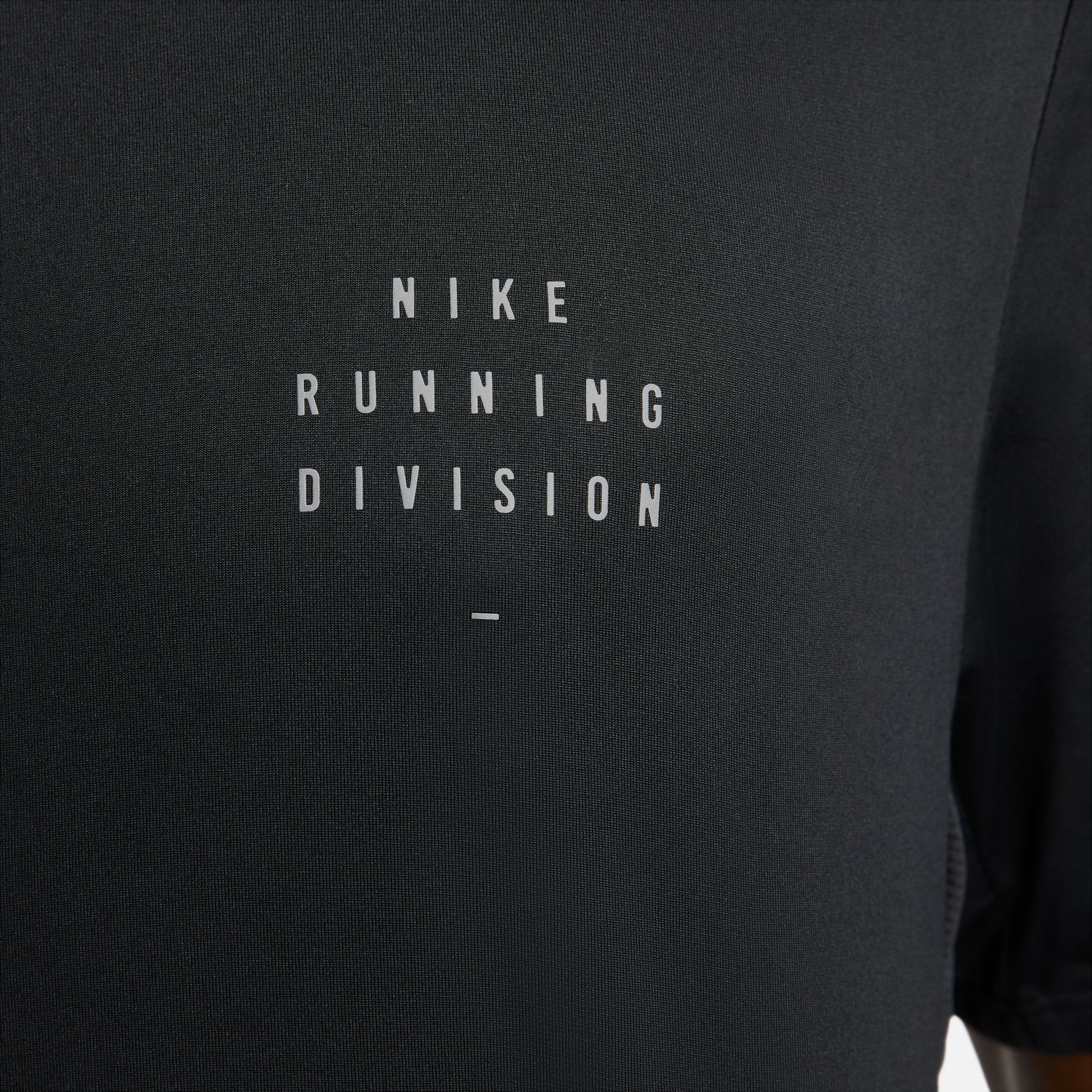 Nike Dri-Fit Run Division Rise 365 Flash Running Short-Sleeve Erkek Tişört