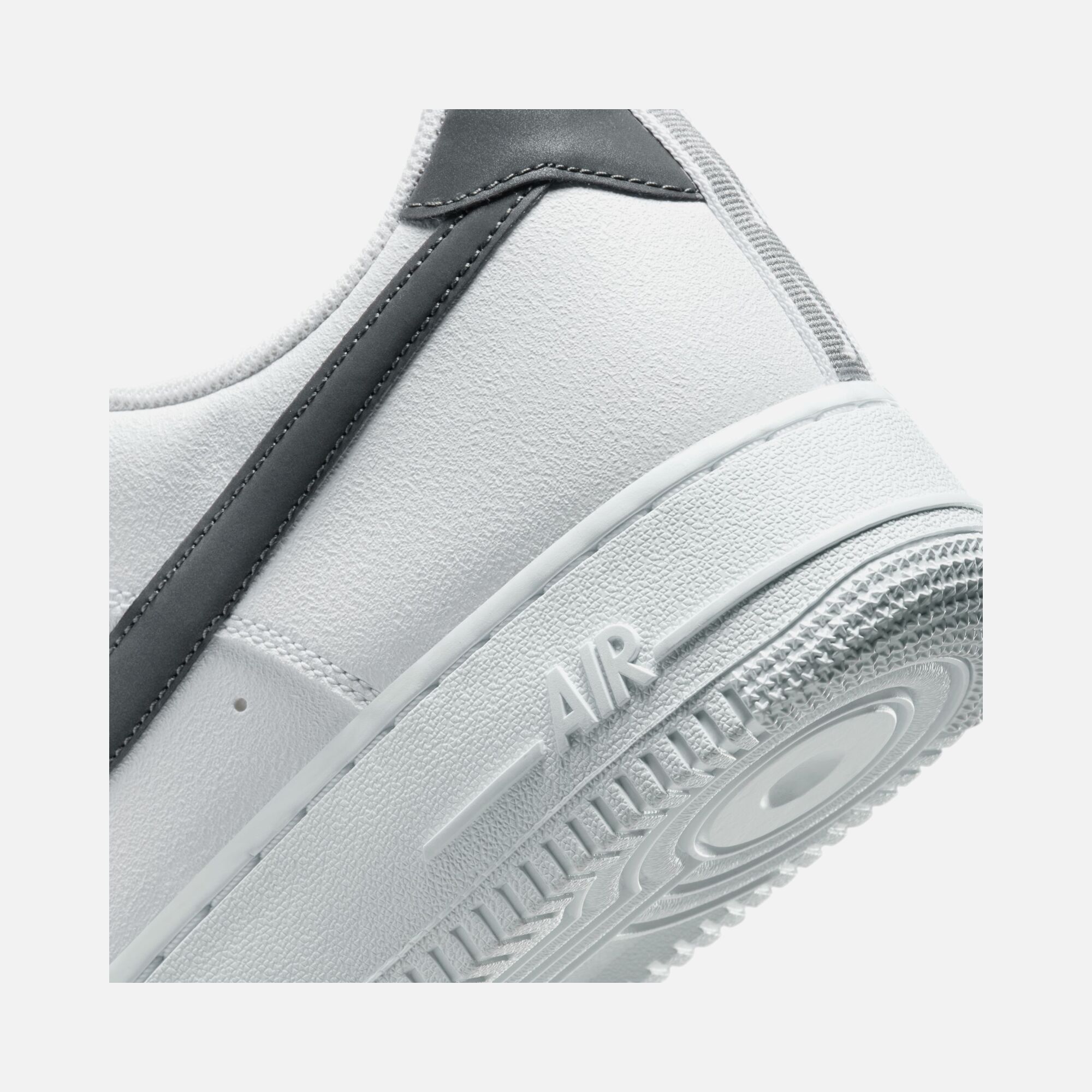 Nike Air Force 1 '07 LV8 Utility Erkek Spor Ayakkabı