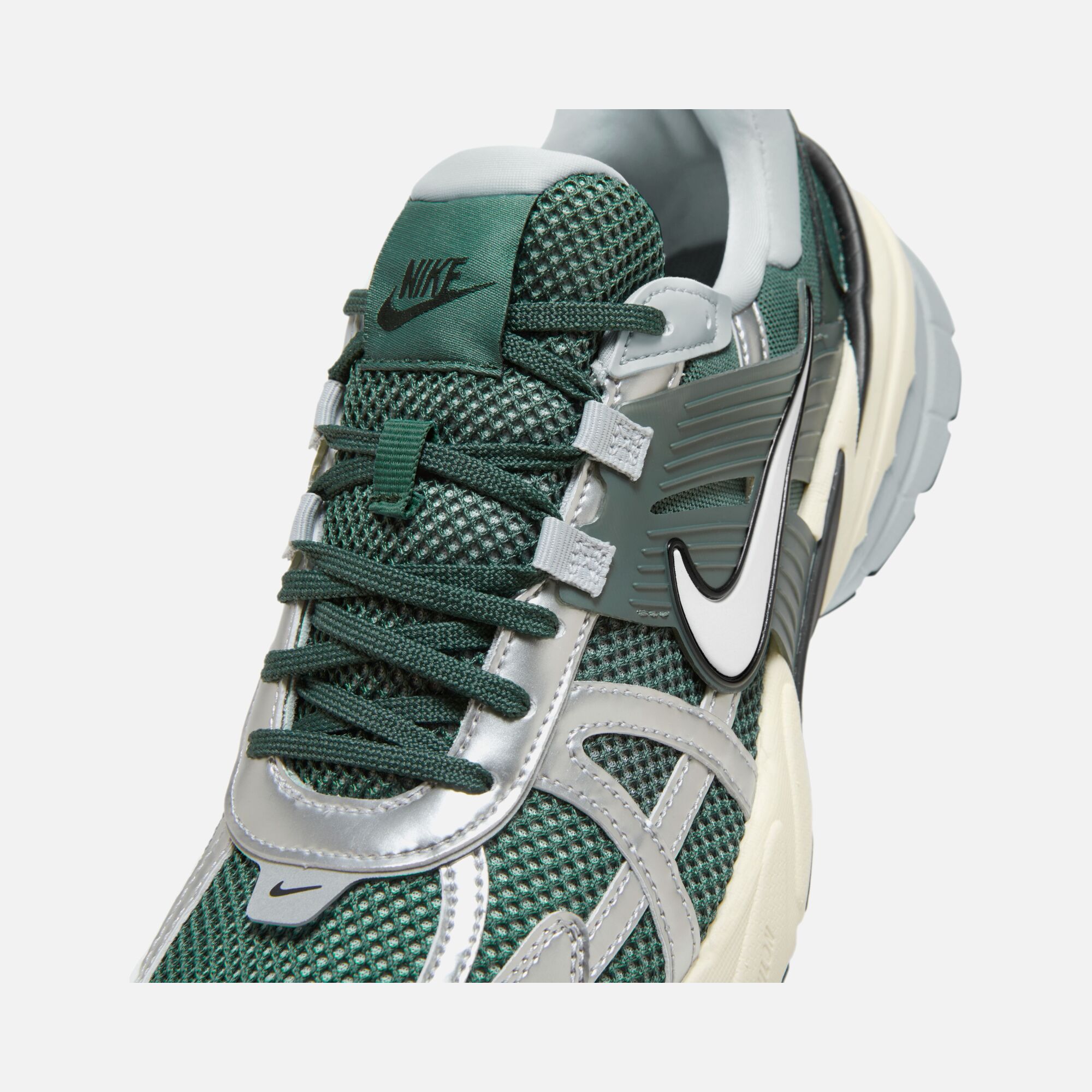 Nike V2K Run ''Metallic Details'' Sportswear Erkek Spor Ayakkabı