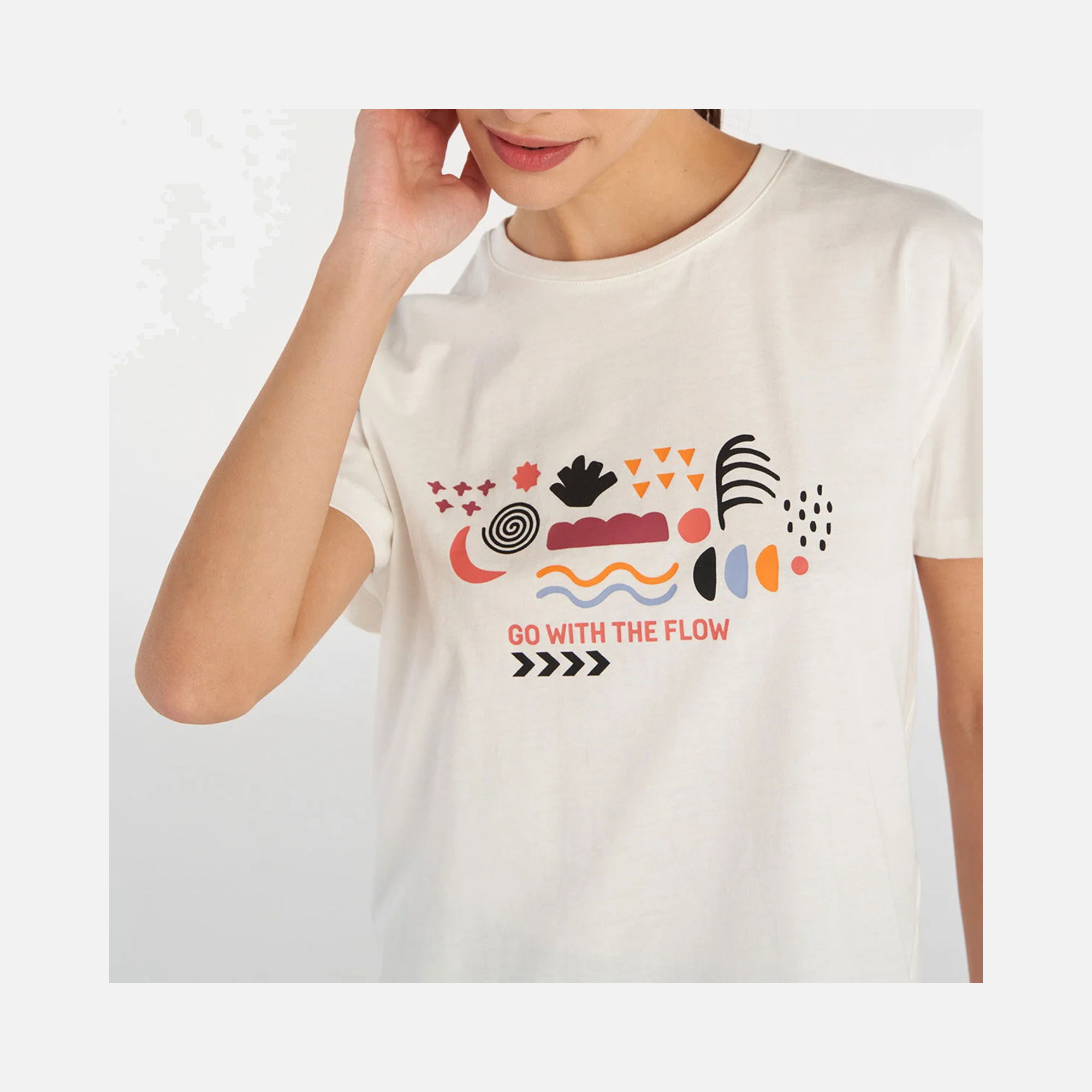 Hummel Sportswear Dory Artwork Print Detailed Sort-Sleeve Kadın Tişört