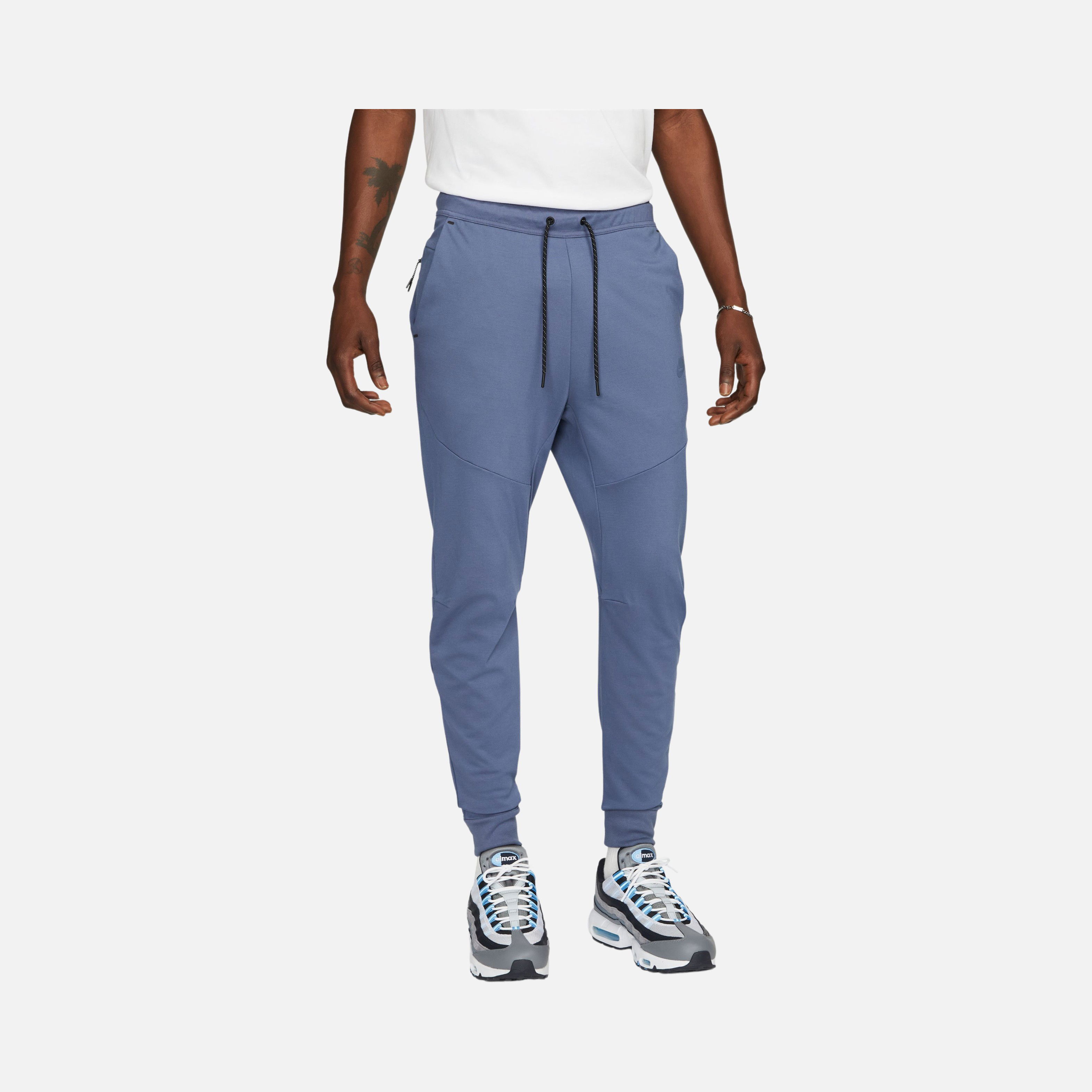 Nike Sportswear Tech Fleece Lightweight Slim-Fit Erkek Eşofman Altı