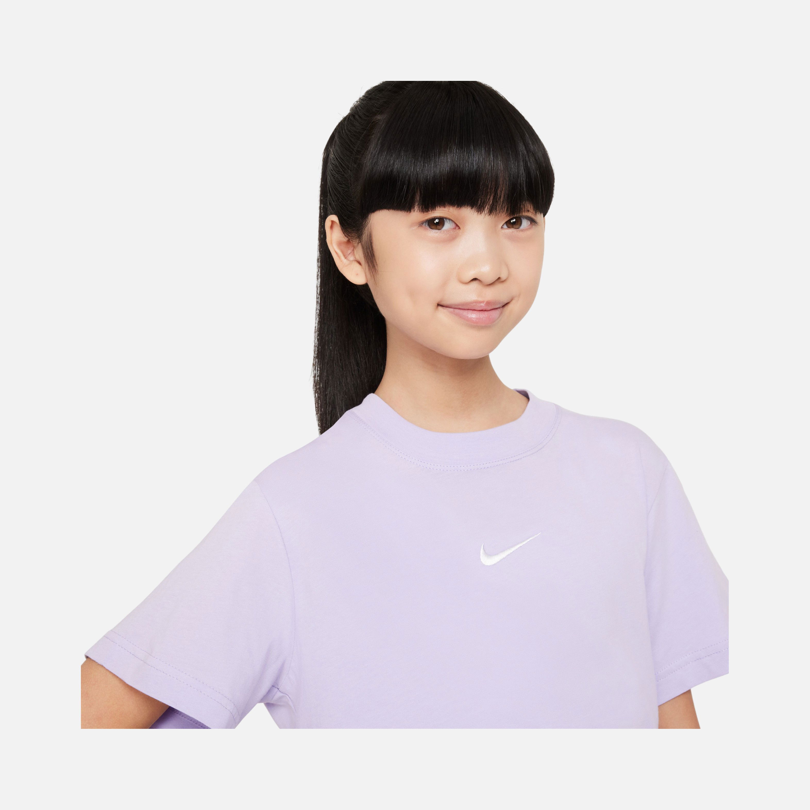 Nike Sportswear Essential Boxy Short-Sleeve (Girls') Çocuk Tişört