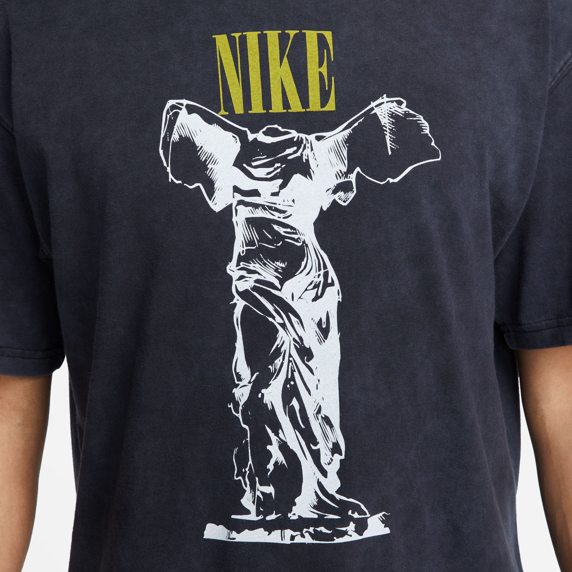 Nike Premium Pack Style Basketball Short-Sleeve Erkek Tişört