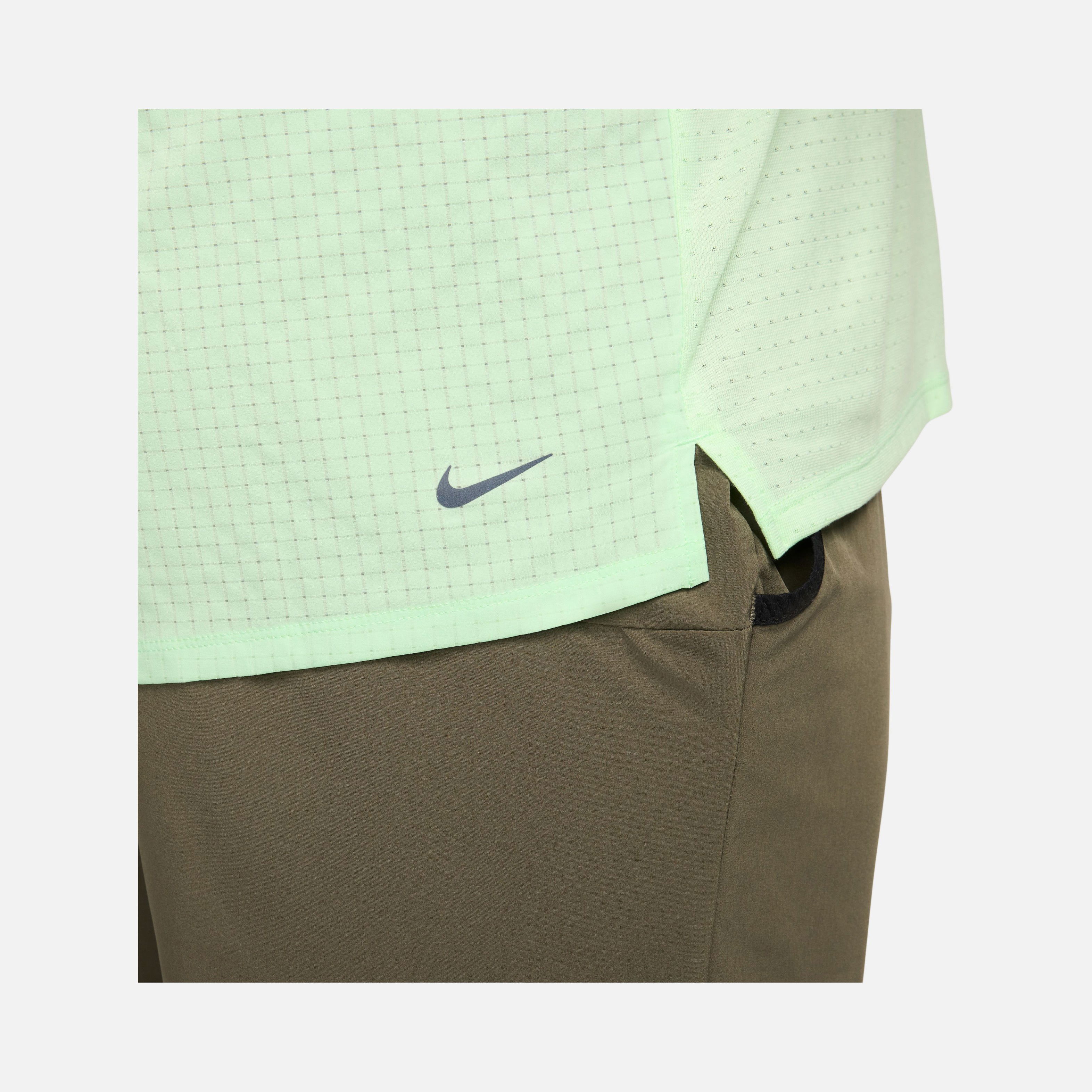 Nike Dri-Fit Trail Solar Chase Running Short-Sleeve Erkek Tişört