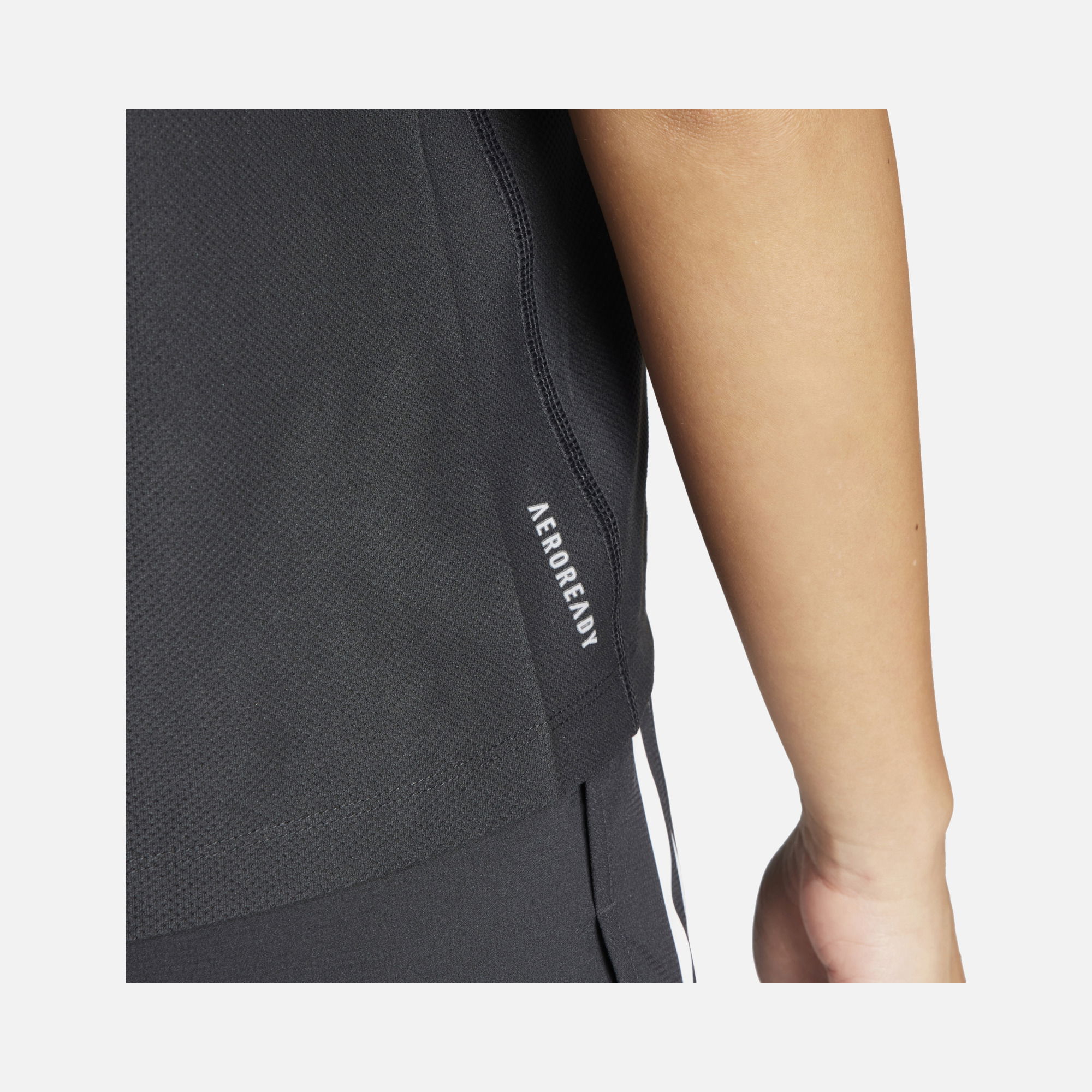 adidas AEROREADY Run Own The 3-Stripes Crew Neck Running Short-Sleeve Kadın Tişört