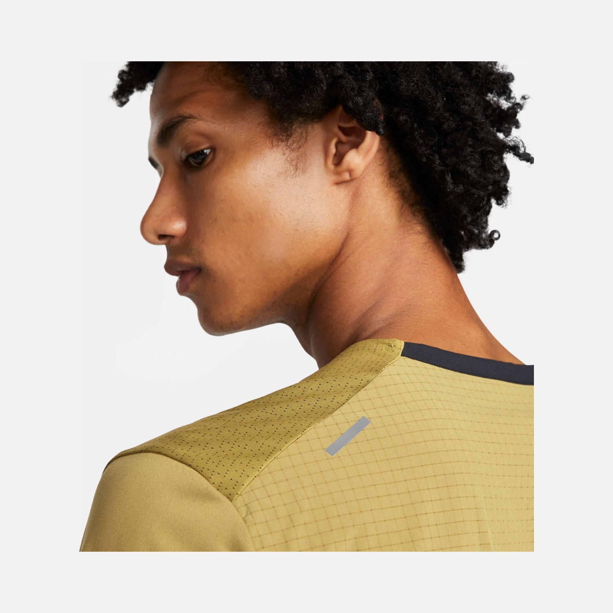 Nike Dri-Fit Rise 365 Trail Running Short-Sleeve Erkek Tişört