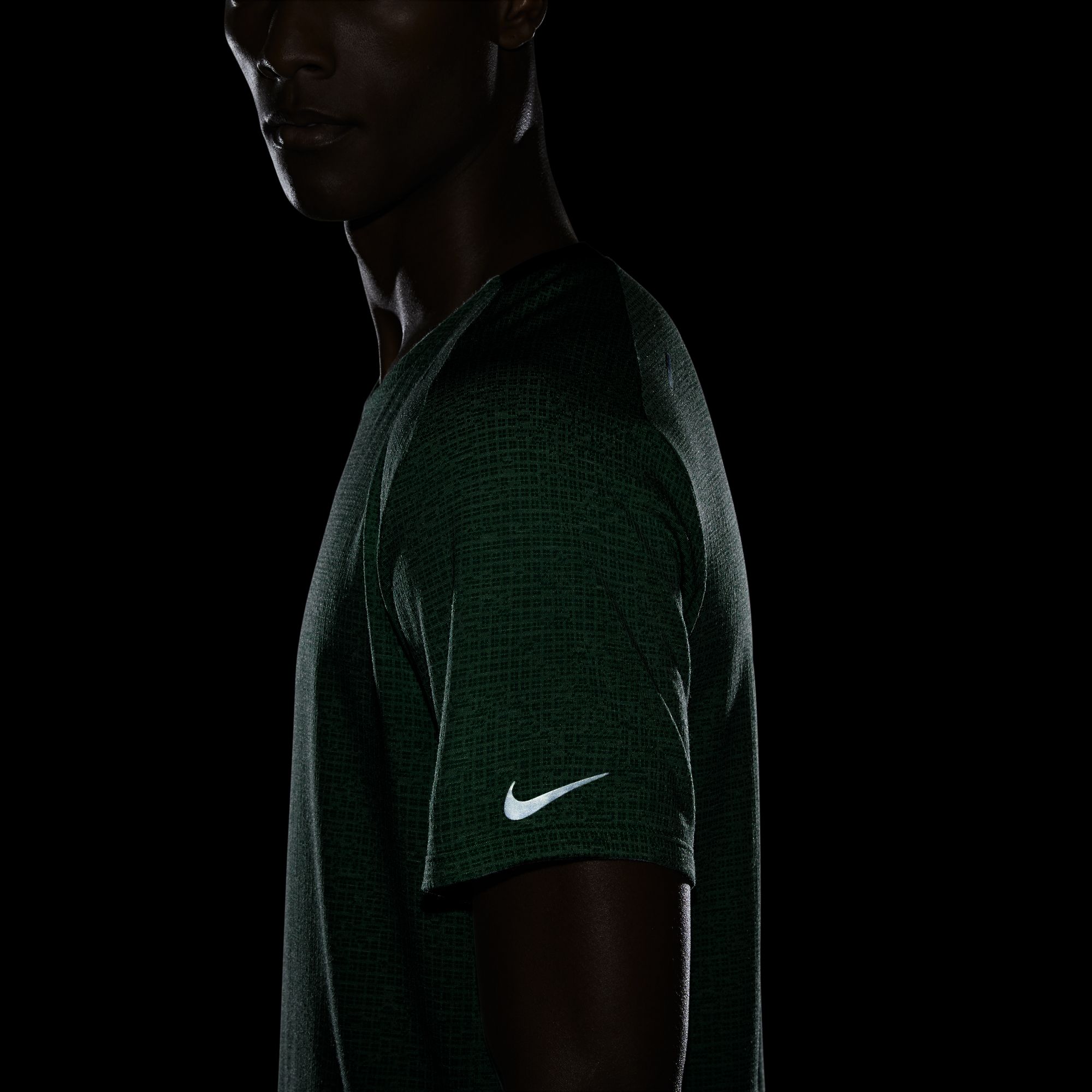 Nike Dri-Fit Run Division Running Short-Sleeve Erkek Tişört