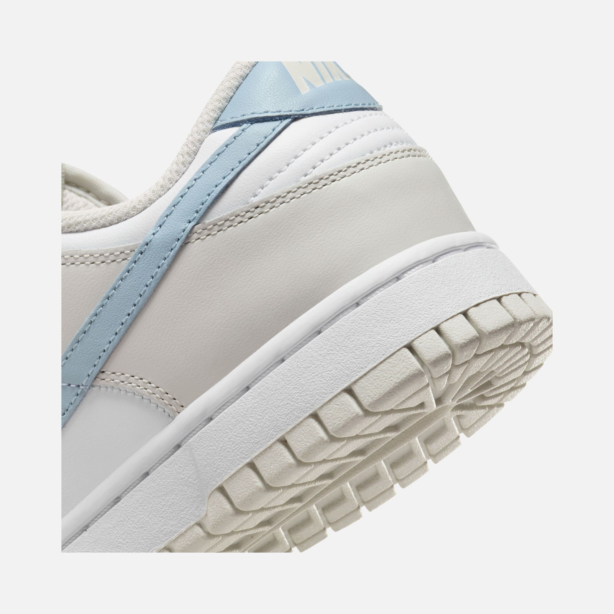 Nike Dunk Low ''Mini Swoosh Detail'' Kadın Spor Ayakkabı