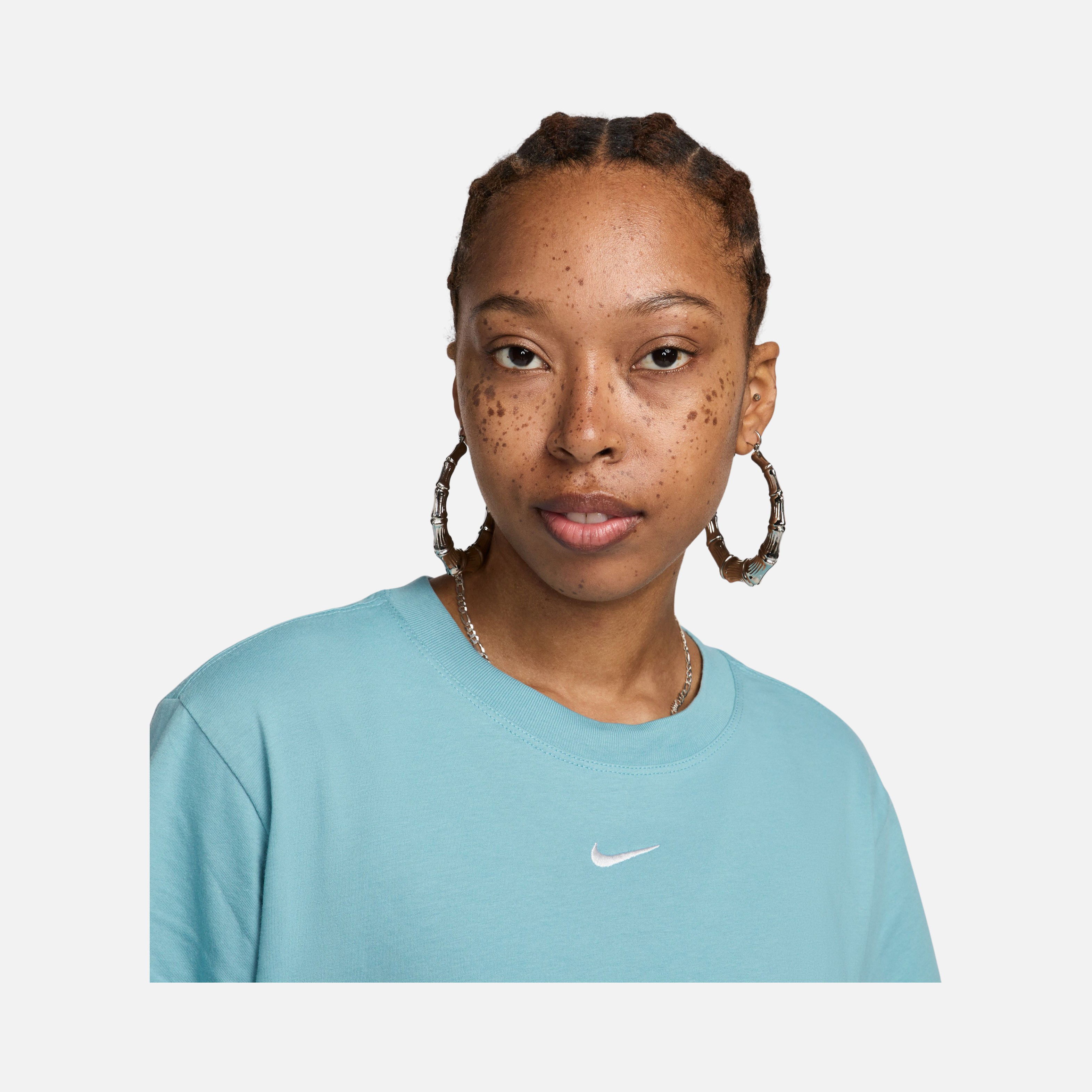 Nike Sportswear Essential Loose Fit Short-Sleeve Kadın Tişört