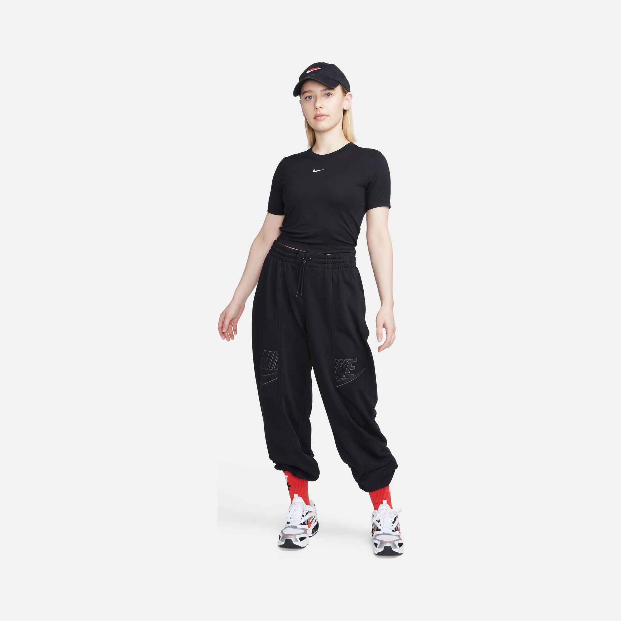 Nike Sportswear Essential Slim-Fit Cropped Short-Sleeve Kadın Tişört