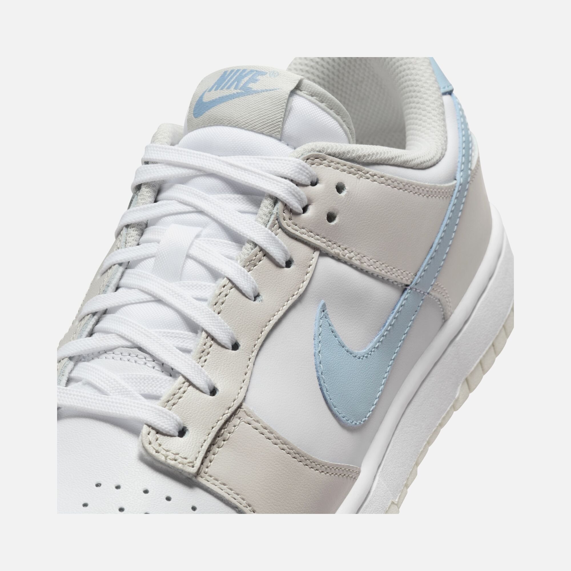 Nike Dunk Low ''Mini Swoosh Detail'' Kadın Spor Ayakkabı