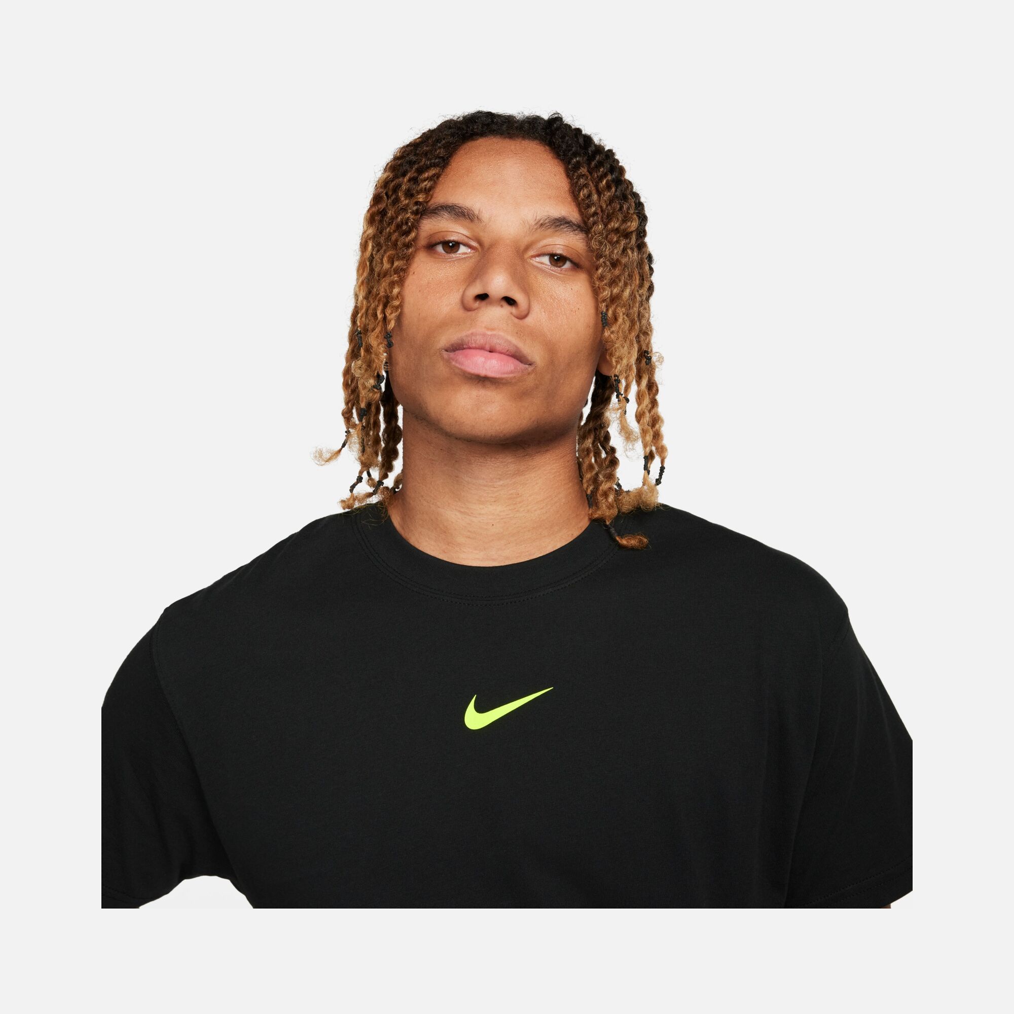 Nike Sportswear ''Triple Swoosh Graphic'' Short-Sleeve Erkek Tişört