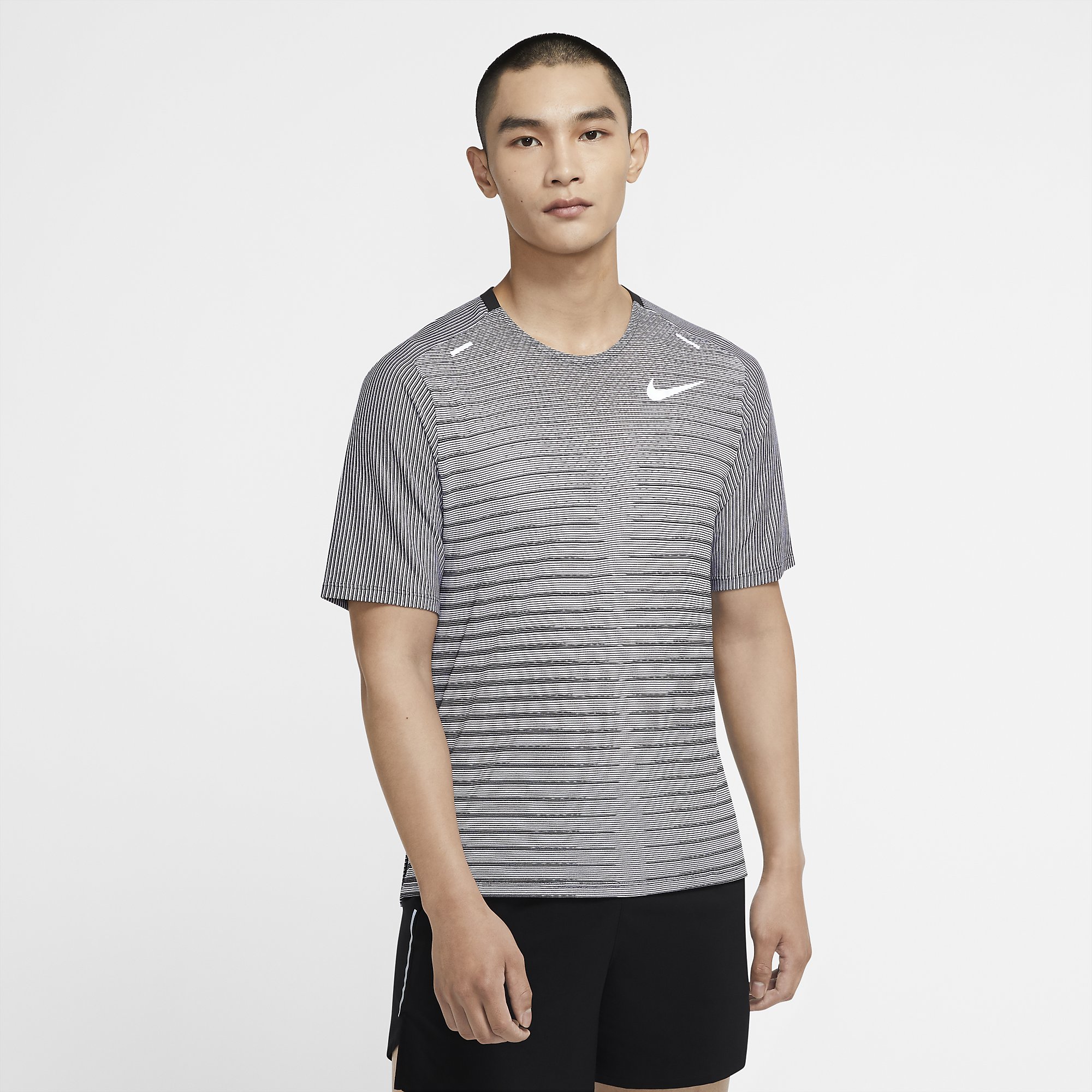 Nike TechKnit Future Fast Running Short-Sleeve Erkek Tişört