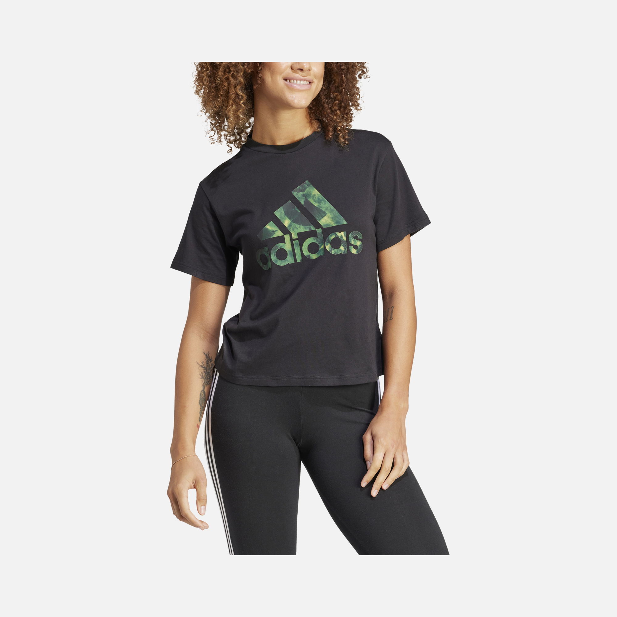 adidas Sportswear Aop Camouflage Graphic Short-Sleeve Kadın Tişört