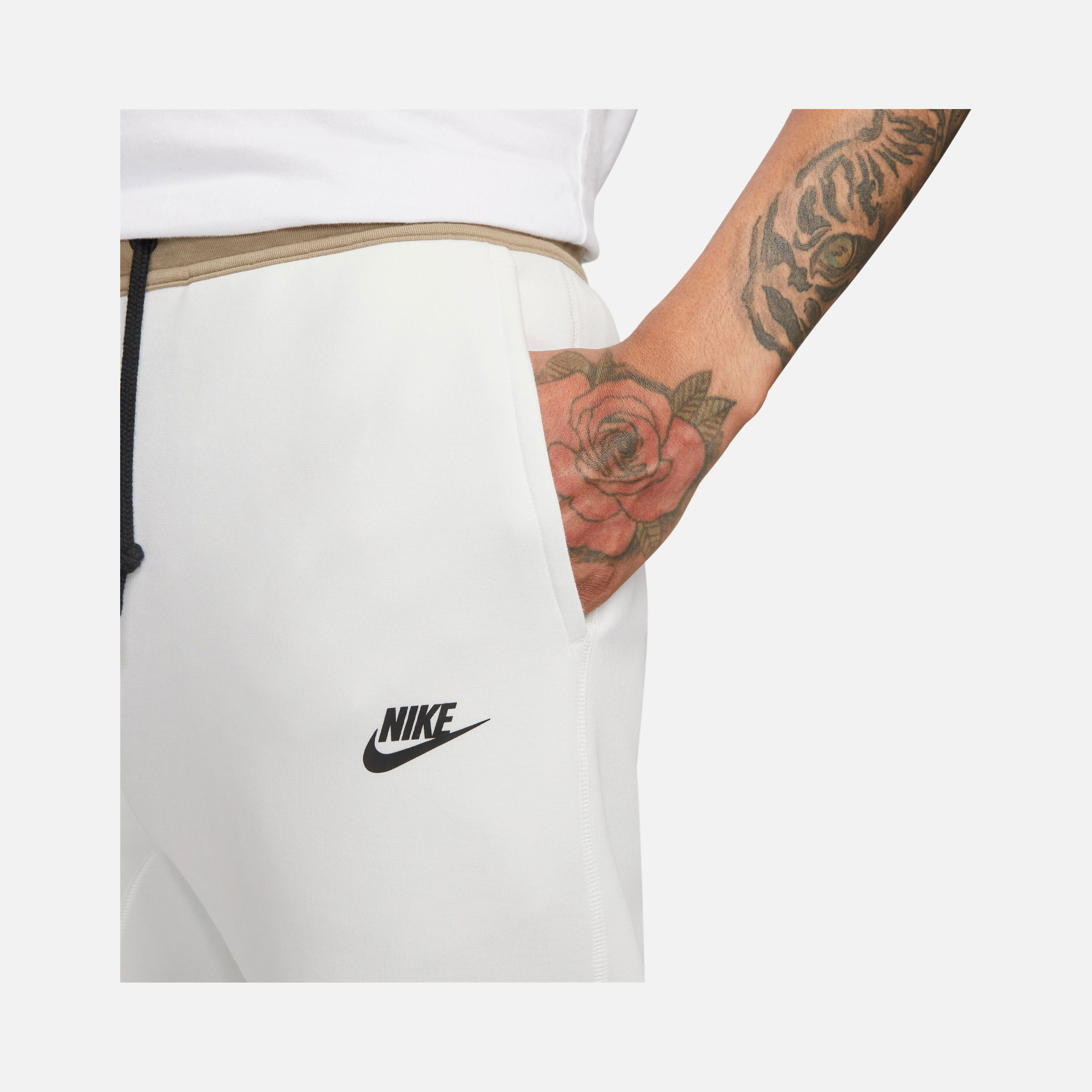 Nike Sportswear Tech Fleece SS24 Erkek Eşofman Altı