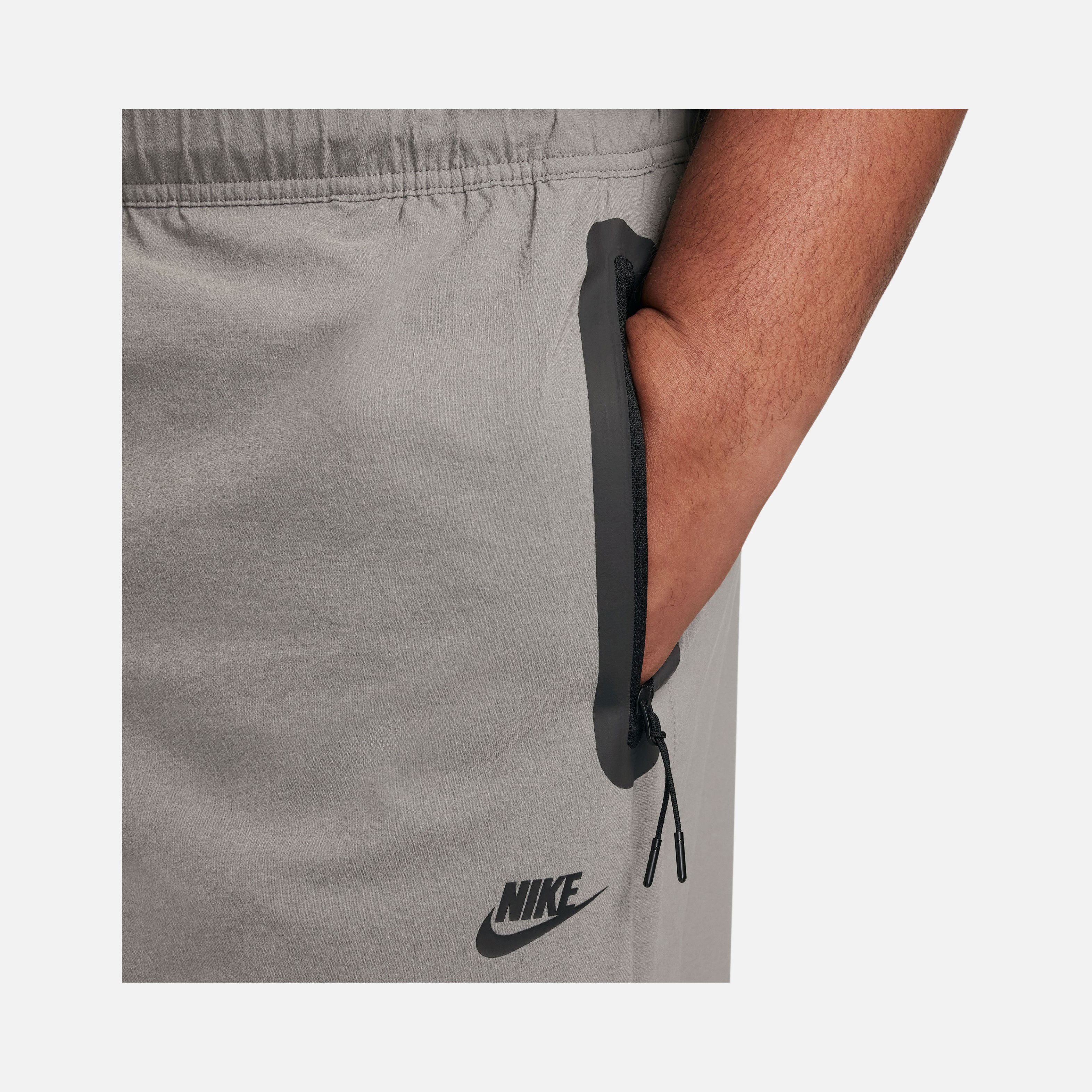 Nike Sportswear Tech Woven Erkek Eşofman Altı