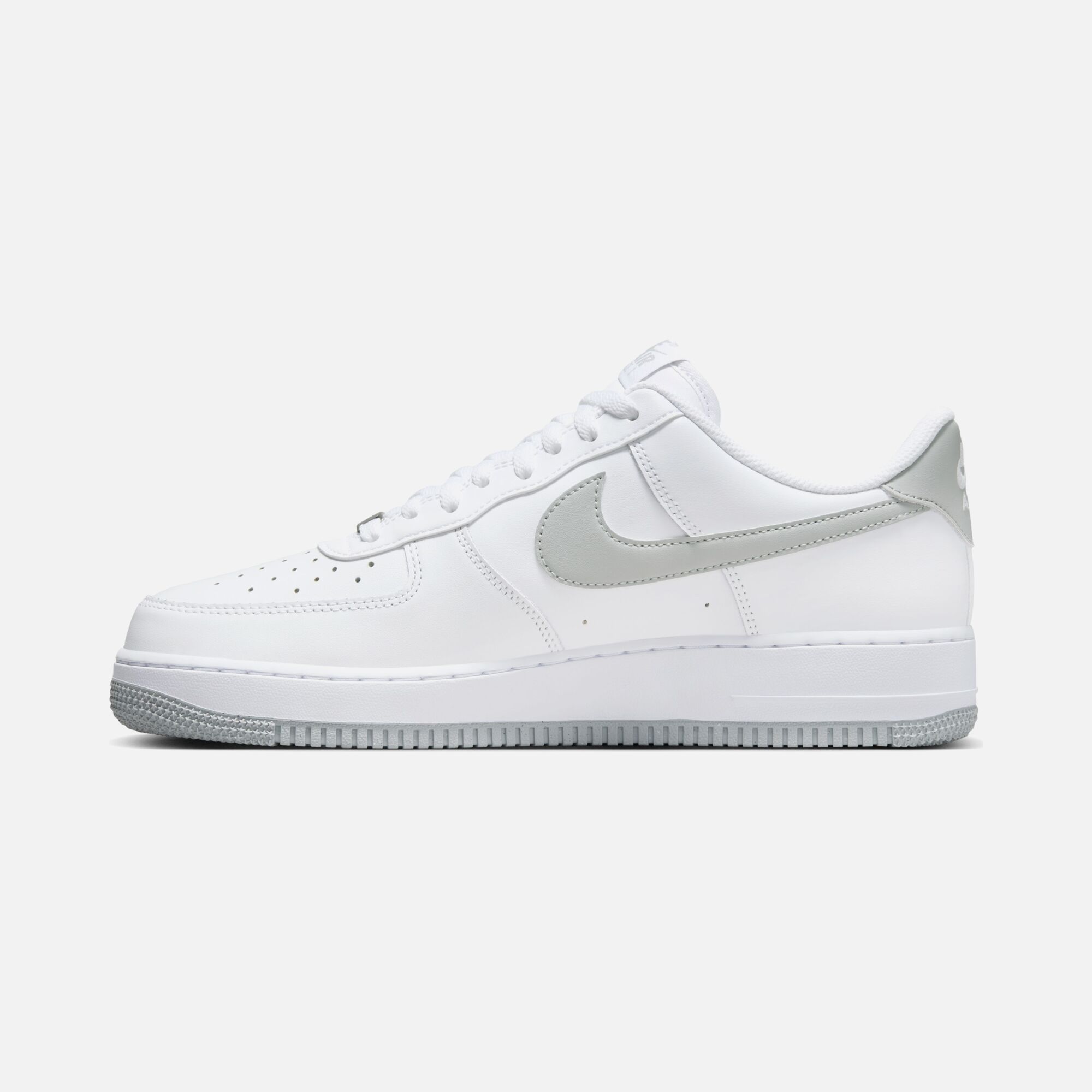 Nike Air Force 1 '07 FW24 Erkek Spor Ayakkabı