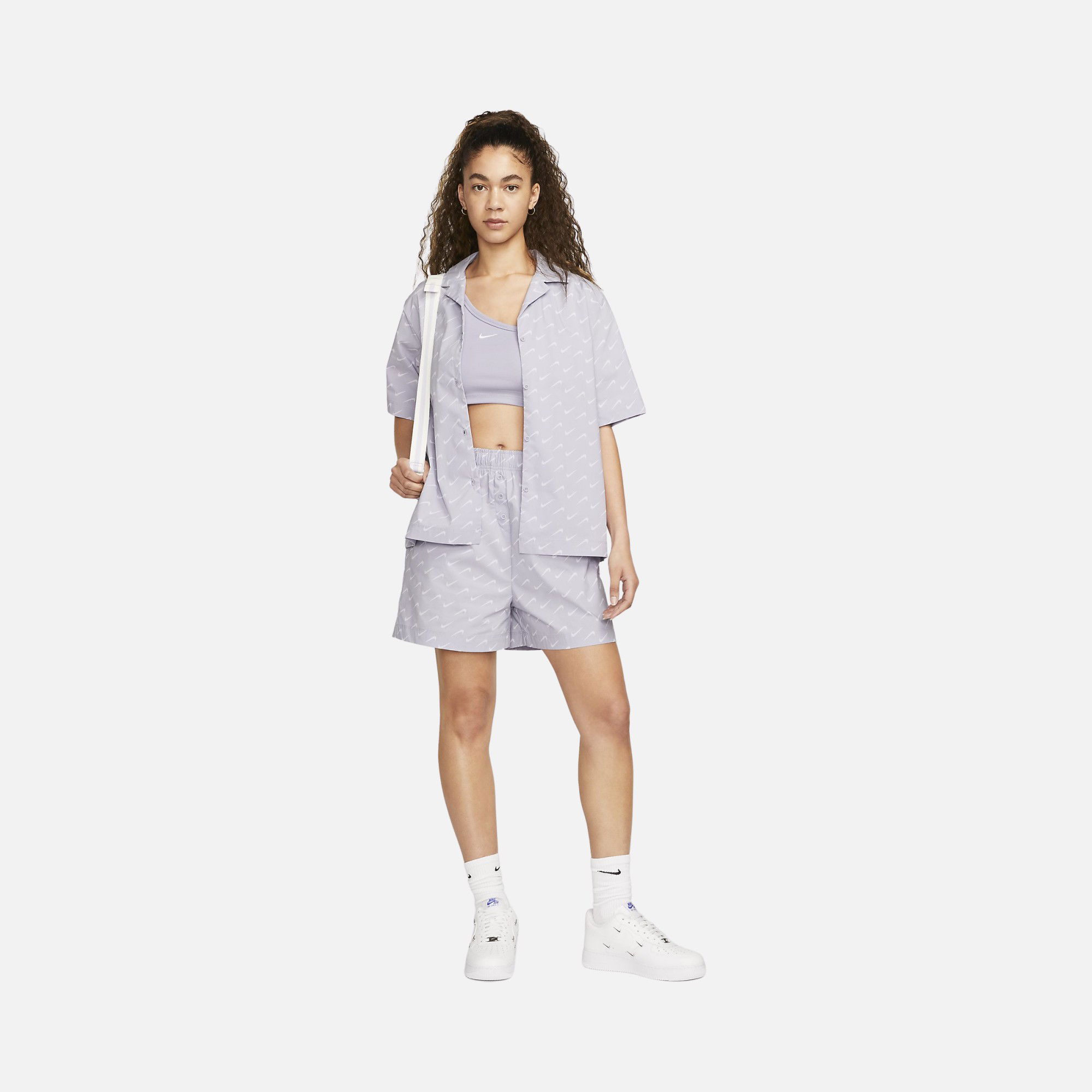 Nike Sportswear High-Waisted Woven Mod Kadın Şort