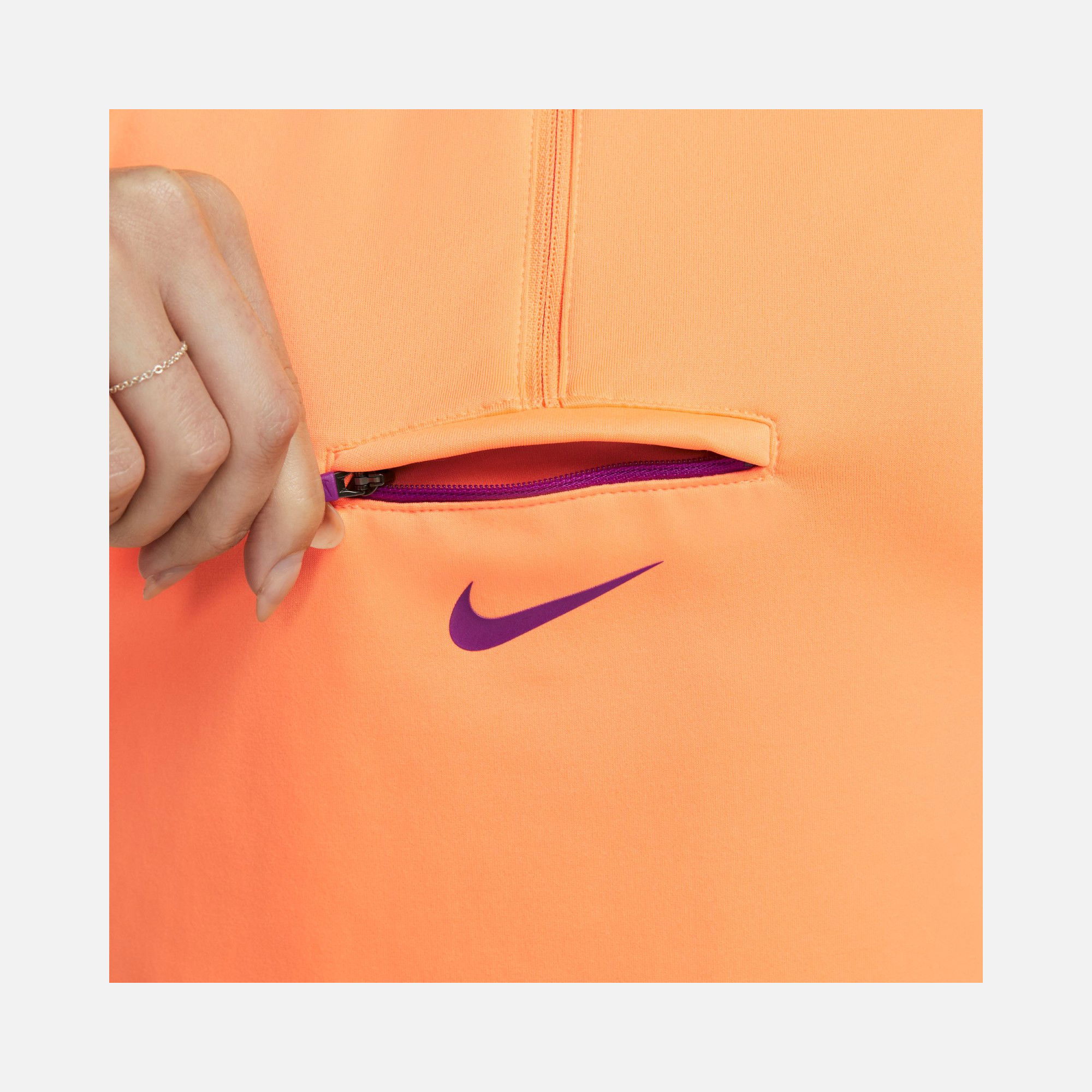 Nike Dri-Fit Trail Running Midlayer Half-Zip Long-Sleeve Kadın Tişört