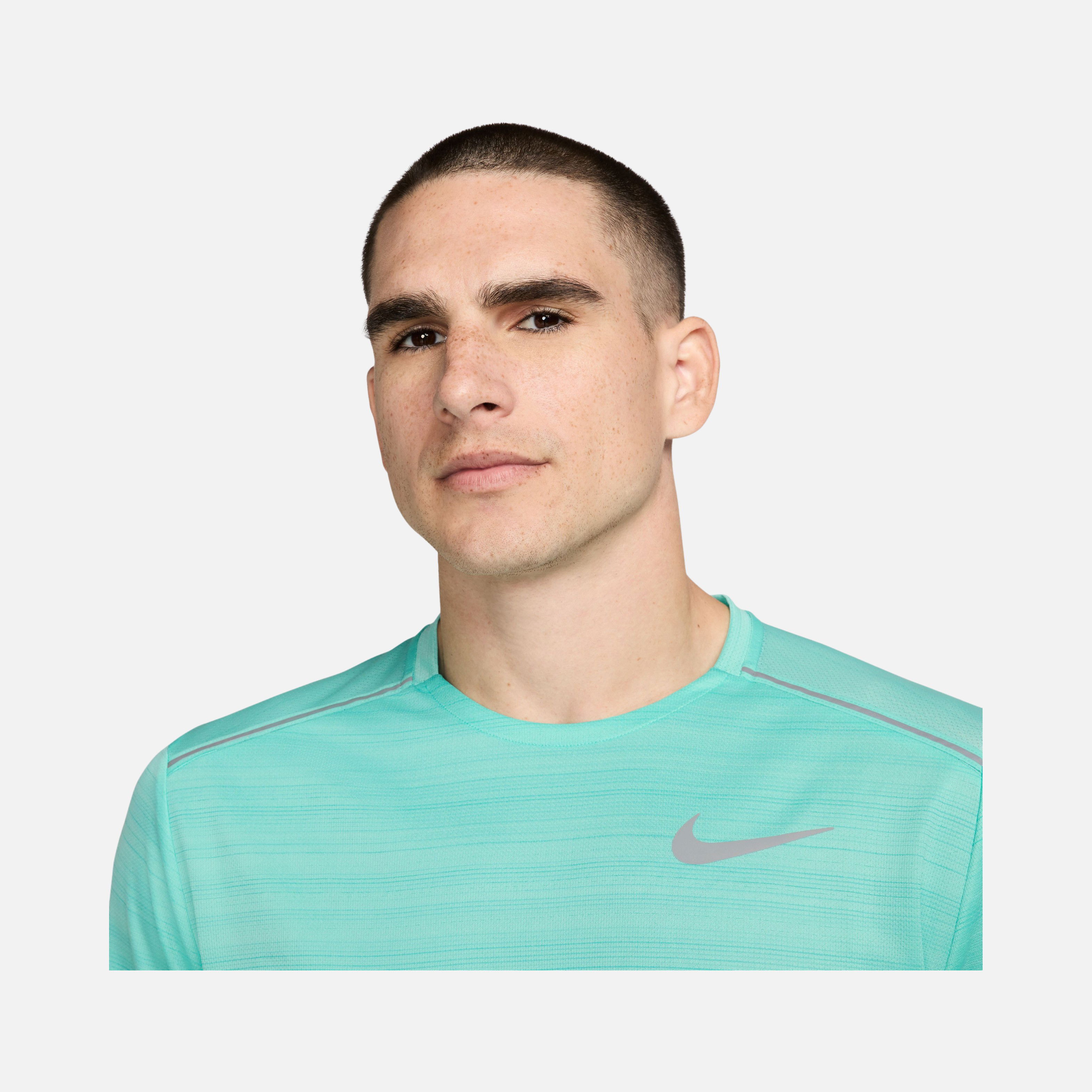 Nike Dri-Fit Miler Ultra Light Knitted Fabric Running Short-Sleeve Erkek Tişört