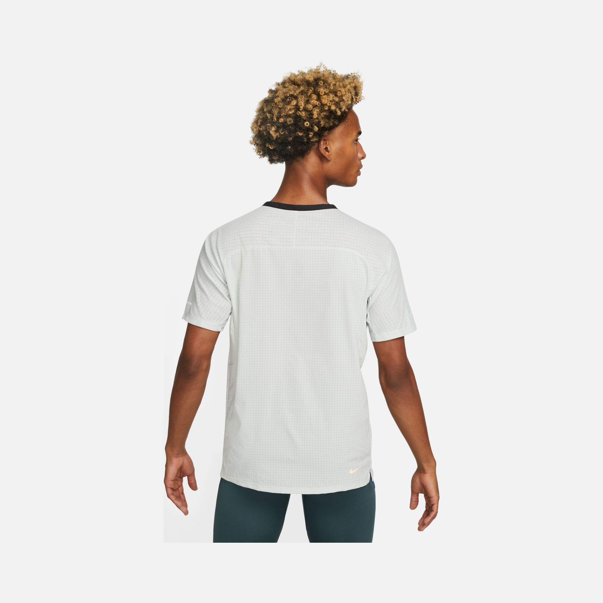 Nike Dri-Fit Trail Solar Chase Running Short-Sleeve Erkek Tişört