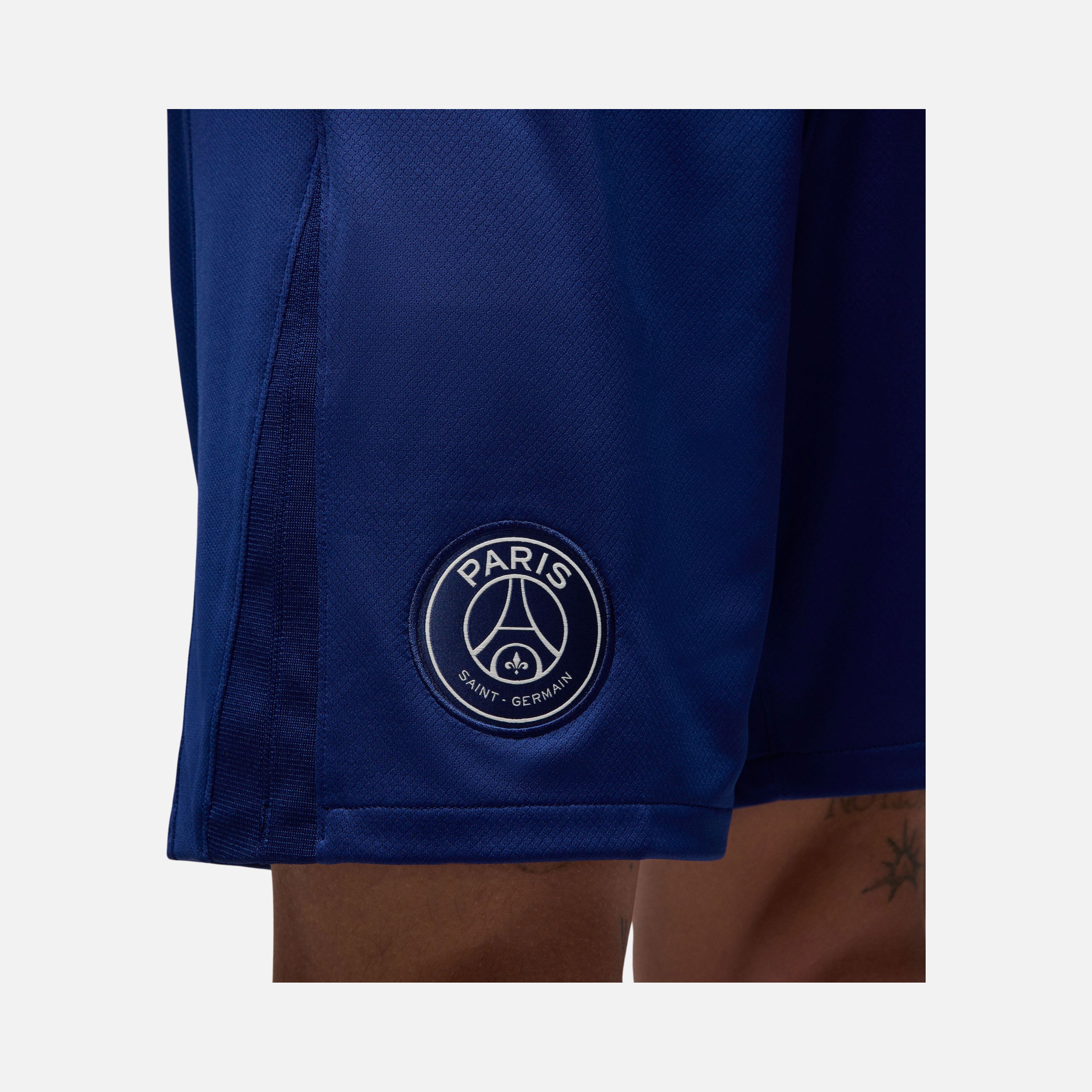 Nike Paris Saint-Germain 2024-2025 Stadyum 4th ''Celebrate 40 Years of the Special Edition Air Jordan 1'' Supporter Erkek Şort