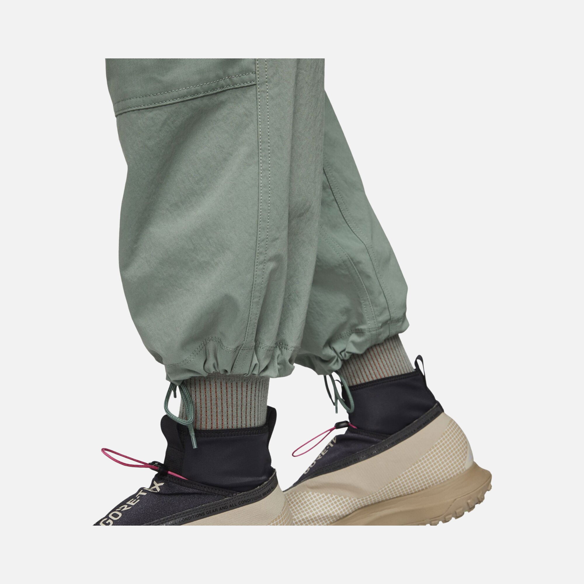 Nike ACG "Smith Summit" Cargo Erkek Pantolon