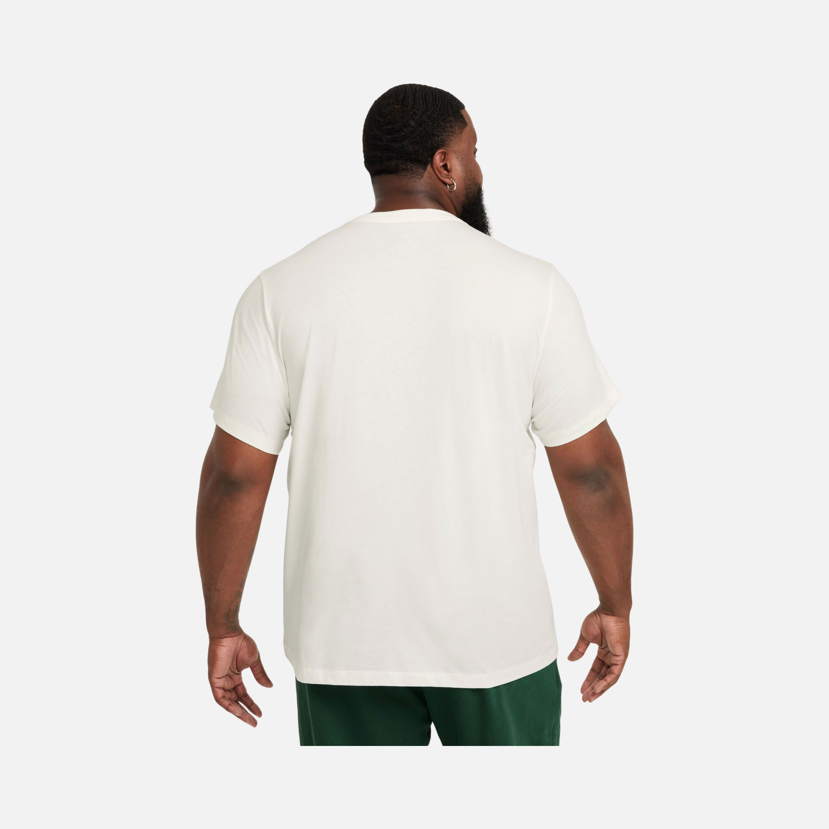 Nike Sportswear Club Seasonal Short-Sleeve Erkek Tişört