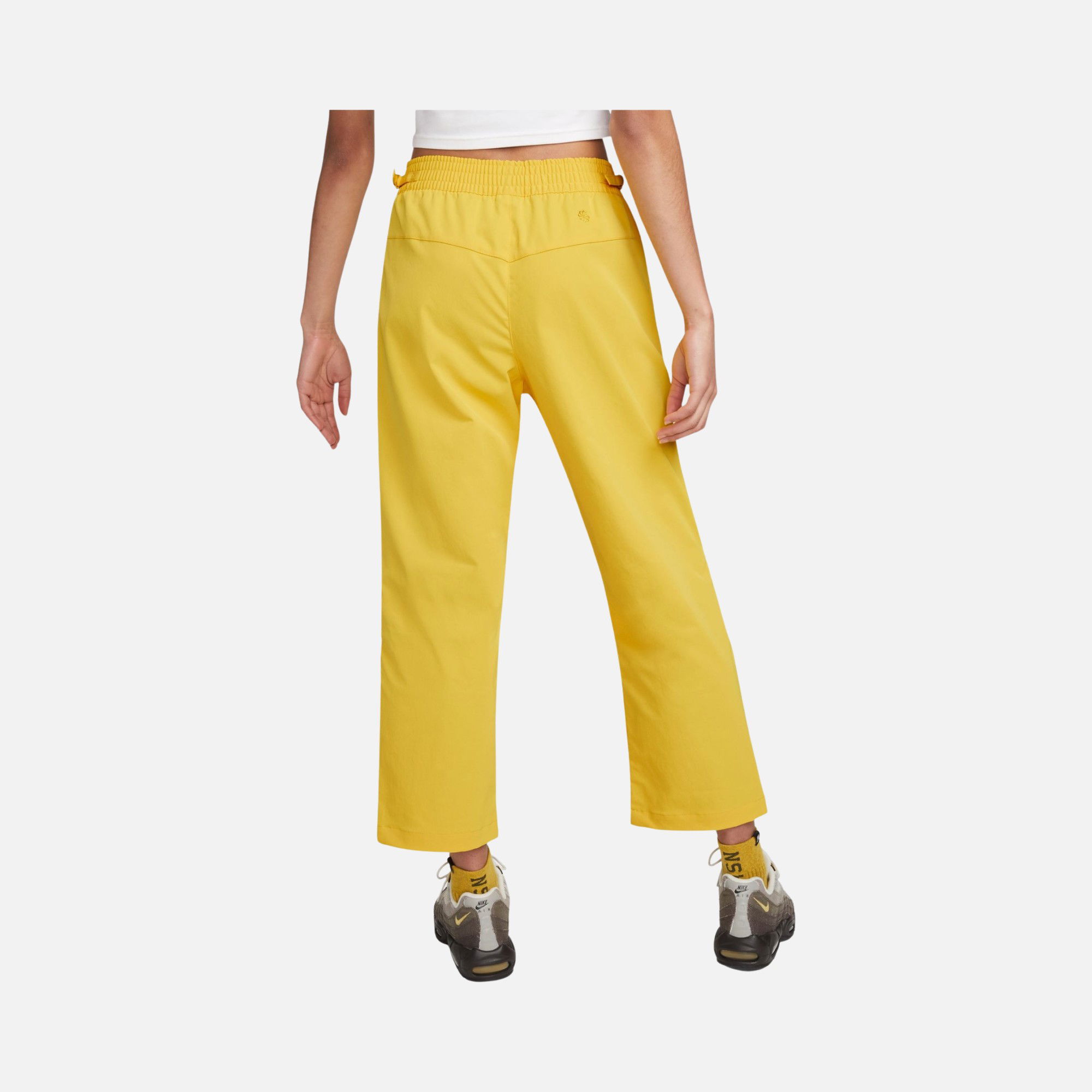 Nike Sportswear Dri-Fit Tech Pack Woven Mid-Rise Kadın Eşofman Altı