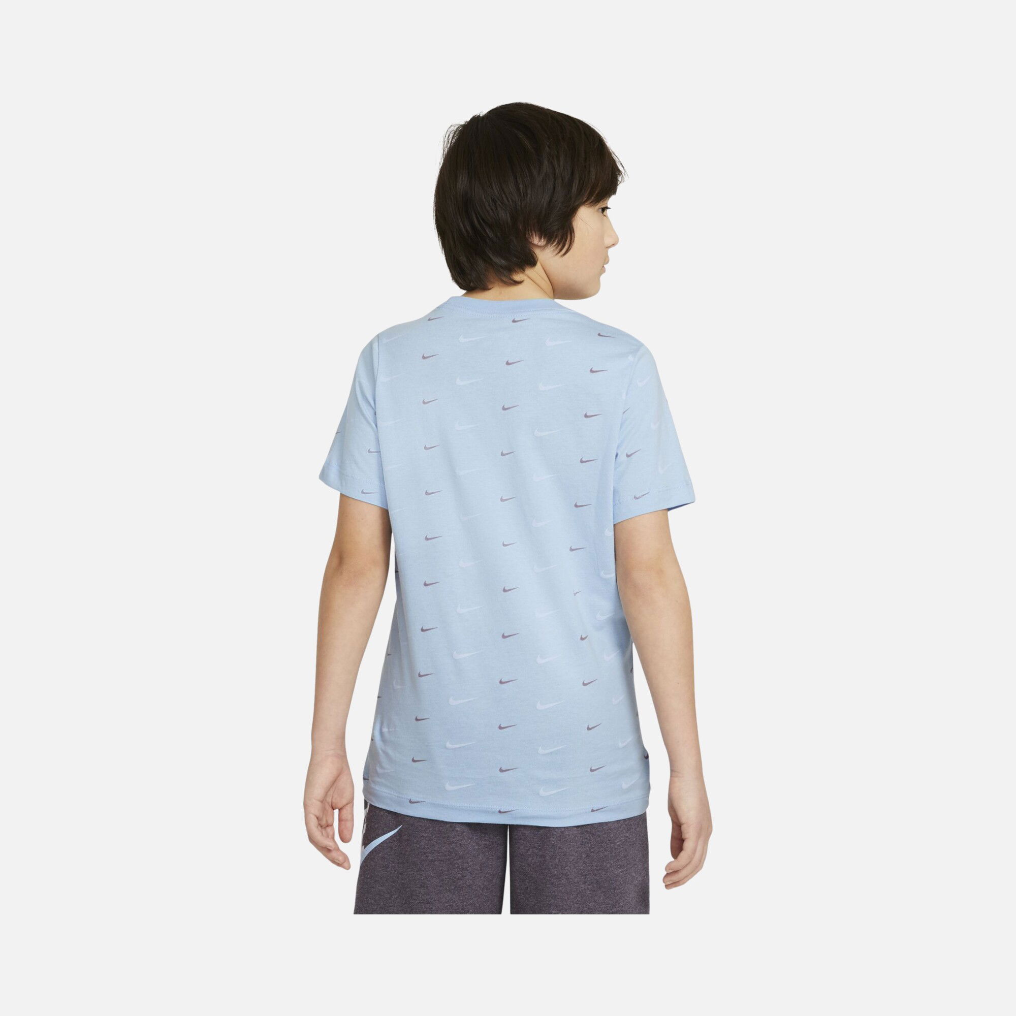 Nike Sportswear Swoosh AOP (Boys') Çocuk Tişört