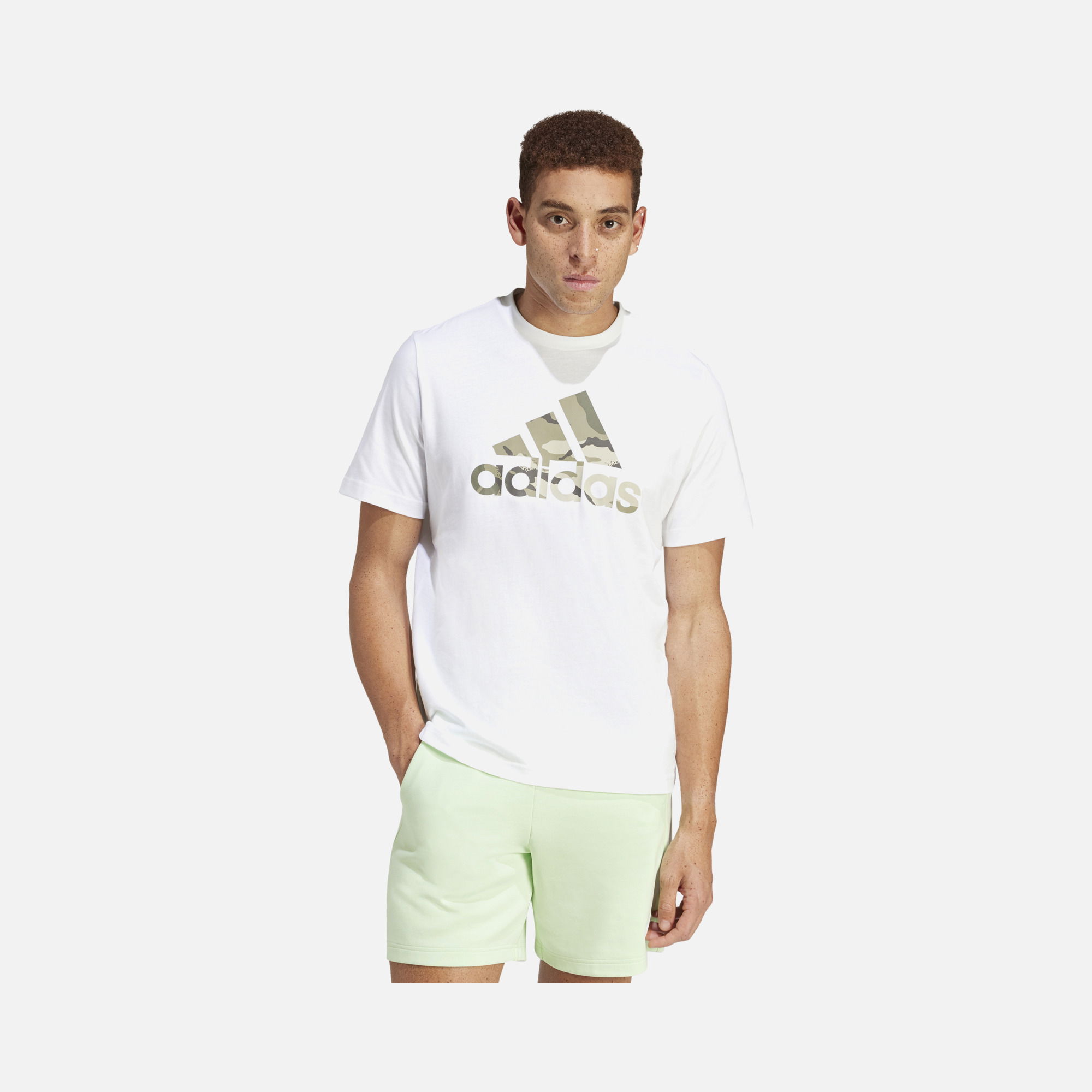 adidas Sportswear Camouflage Badge of Sport Graphic Short-Sleeve Erkek Tişört