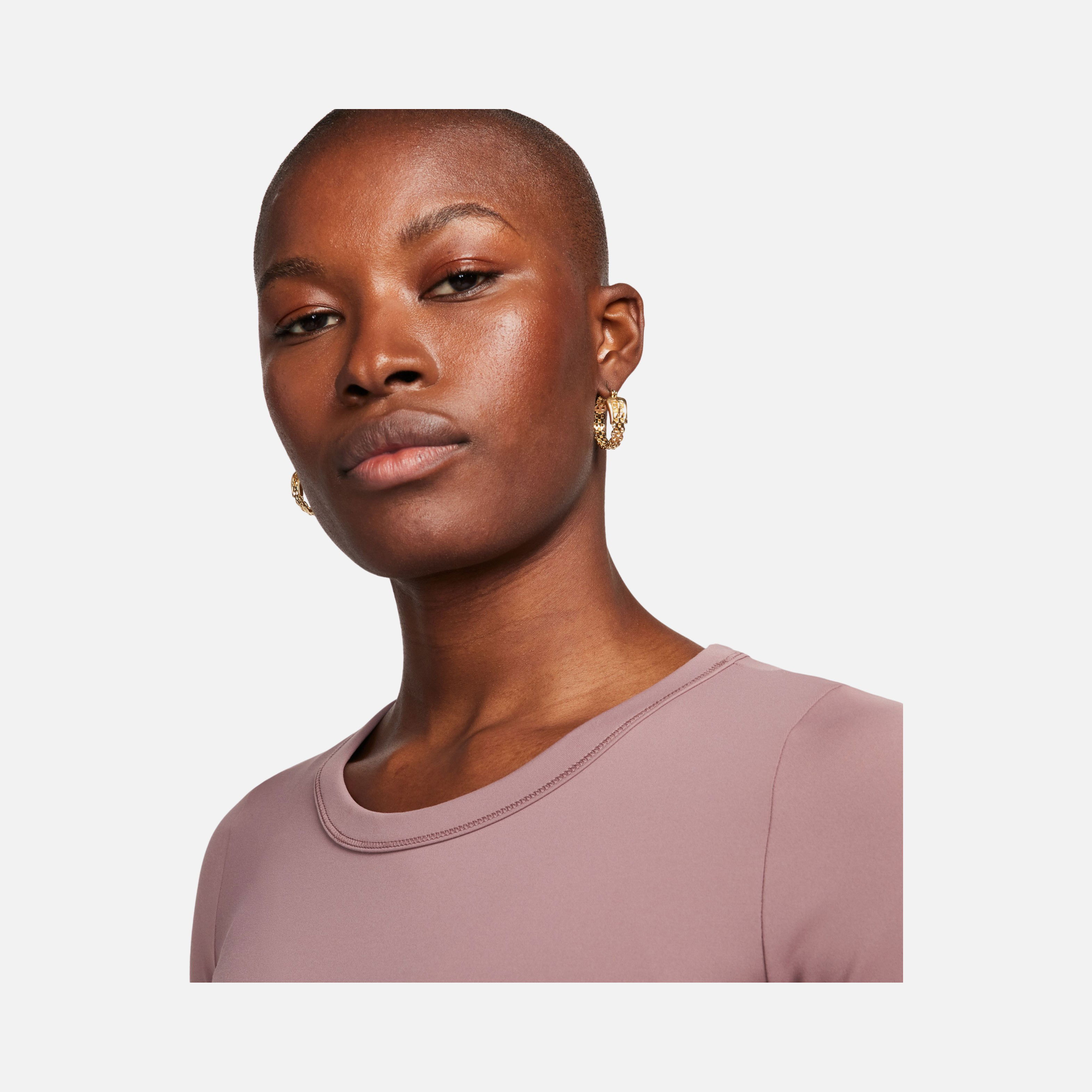 Nike One Fitted Dri-Fit Cropped Training Short-Sleeve Kadın Tişört