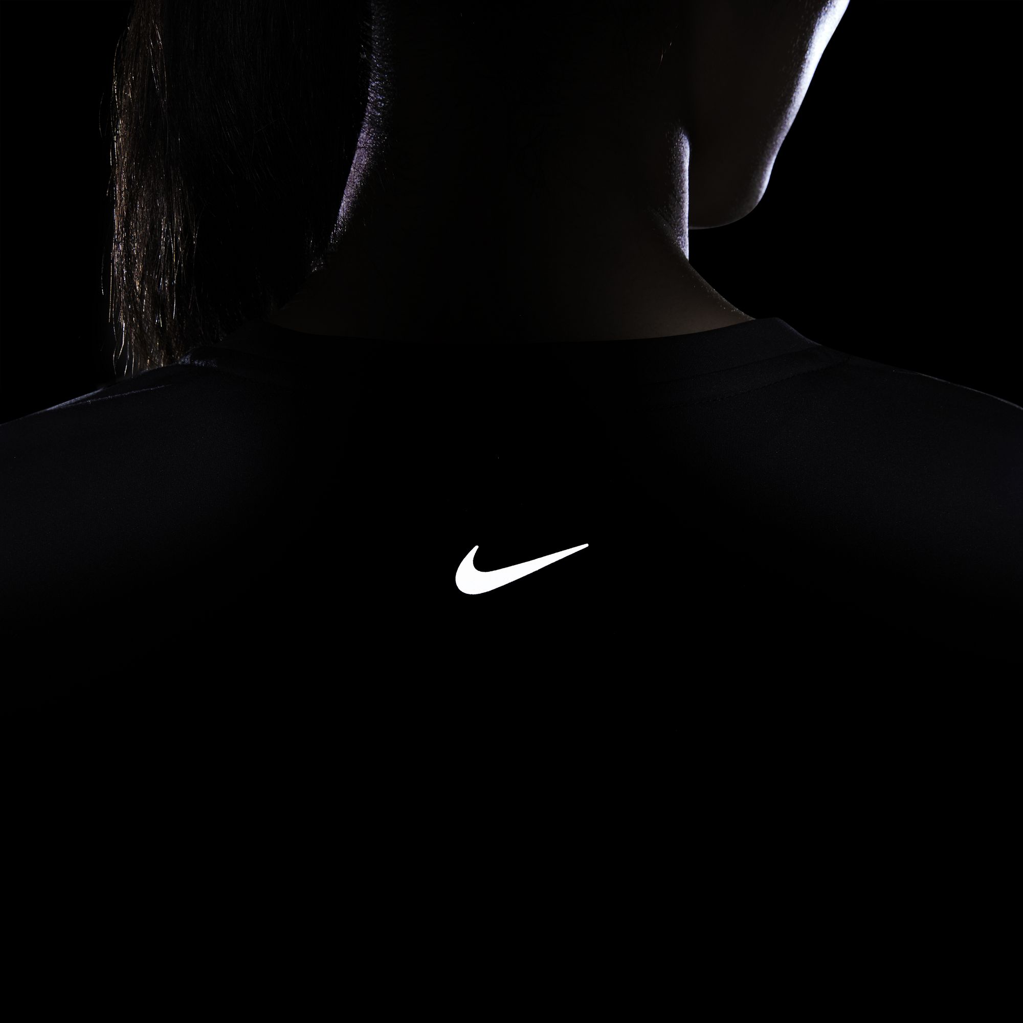 Nike Dri-Fit Swoosh Run Short-Sleeve Kadın Tişört