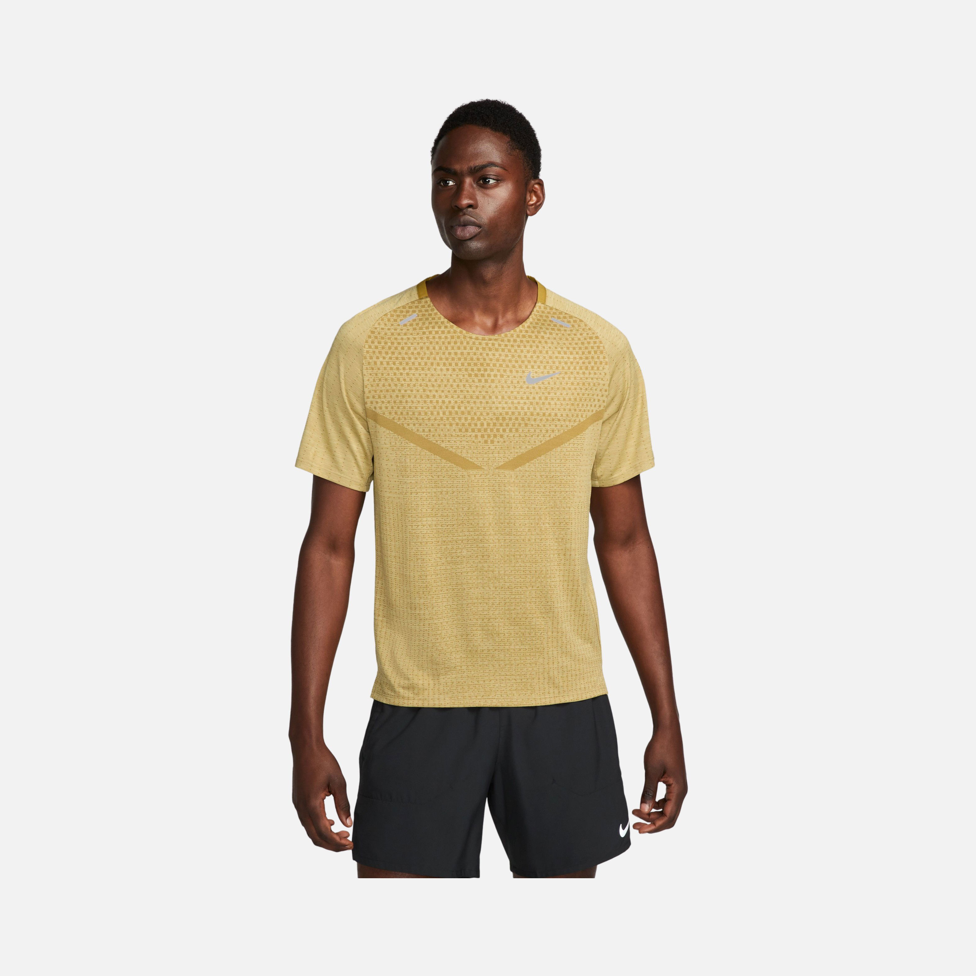 Nike Dri-Fit ADV TechKnit Ultra Running Short-Sleeve Erkek Tişört