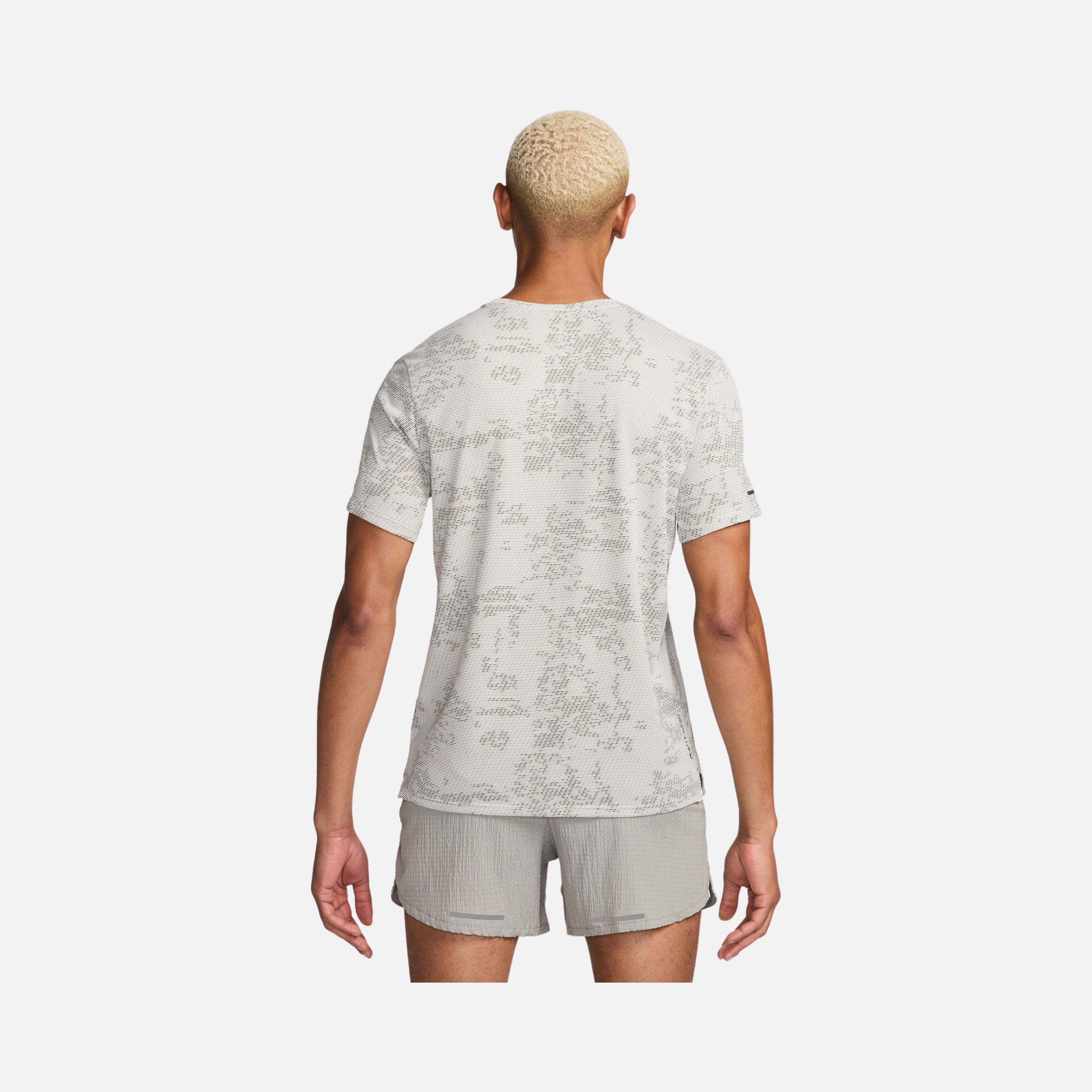 Nike Dri-Fit ADV Run Division Short-Sleeve Running Erkek Tişört