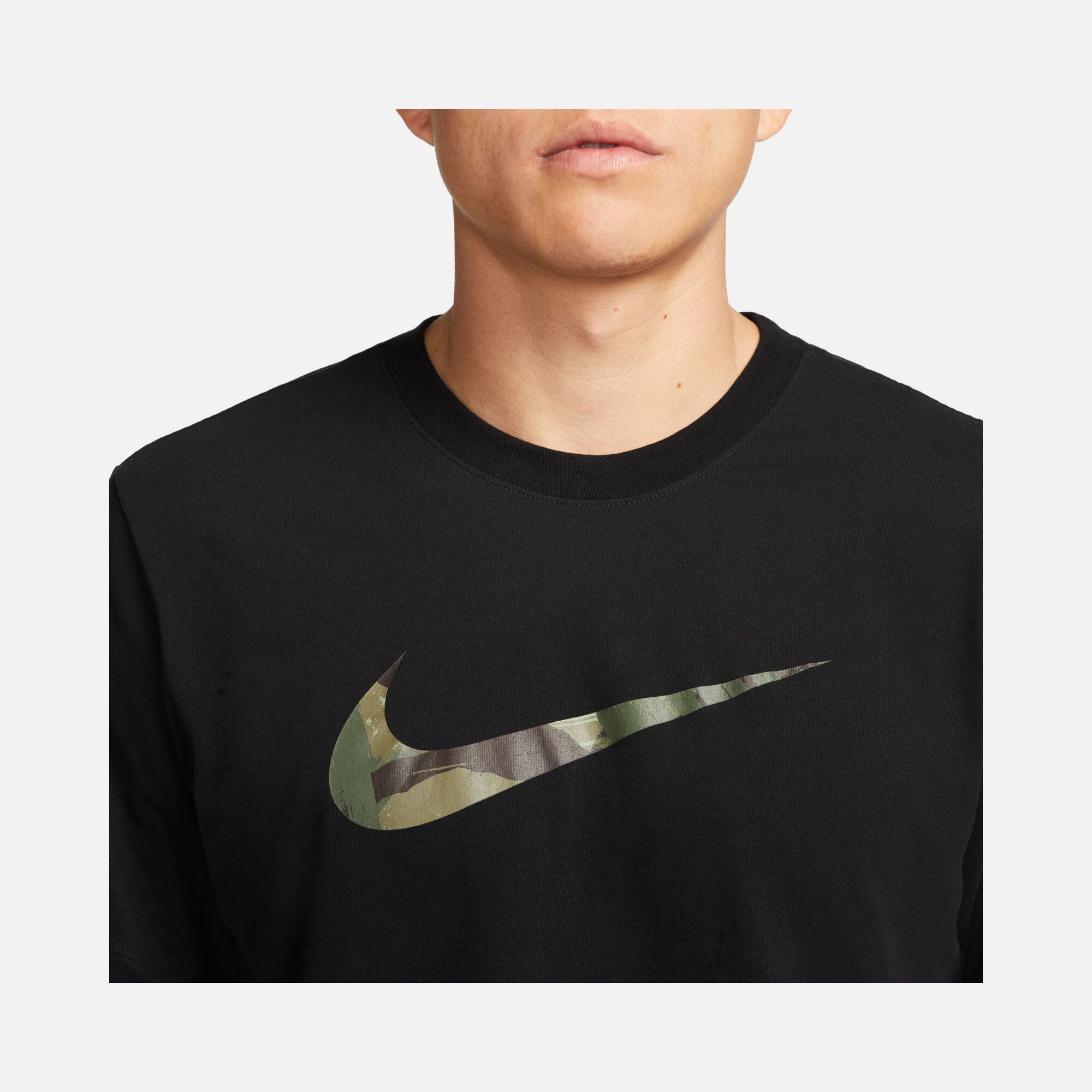 Nike Dri-Fit Camouflage Swoosh Graphic Training Short-Sleeve Erkek Tişört