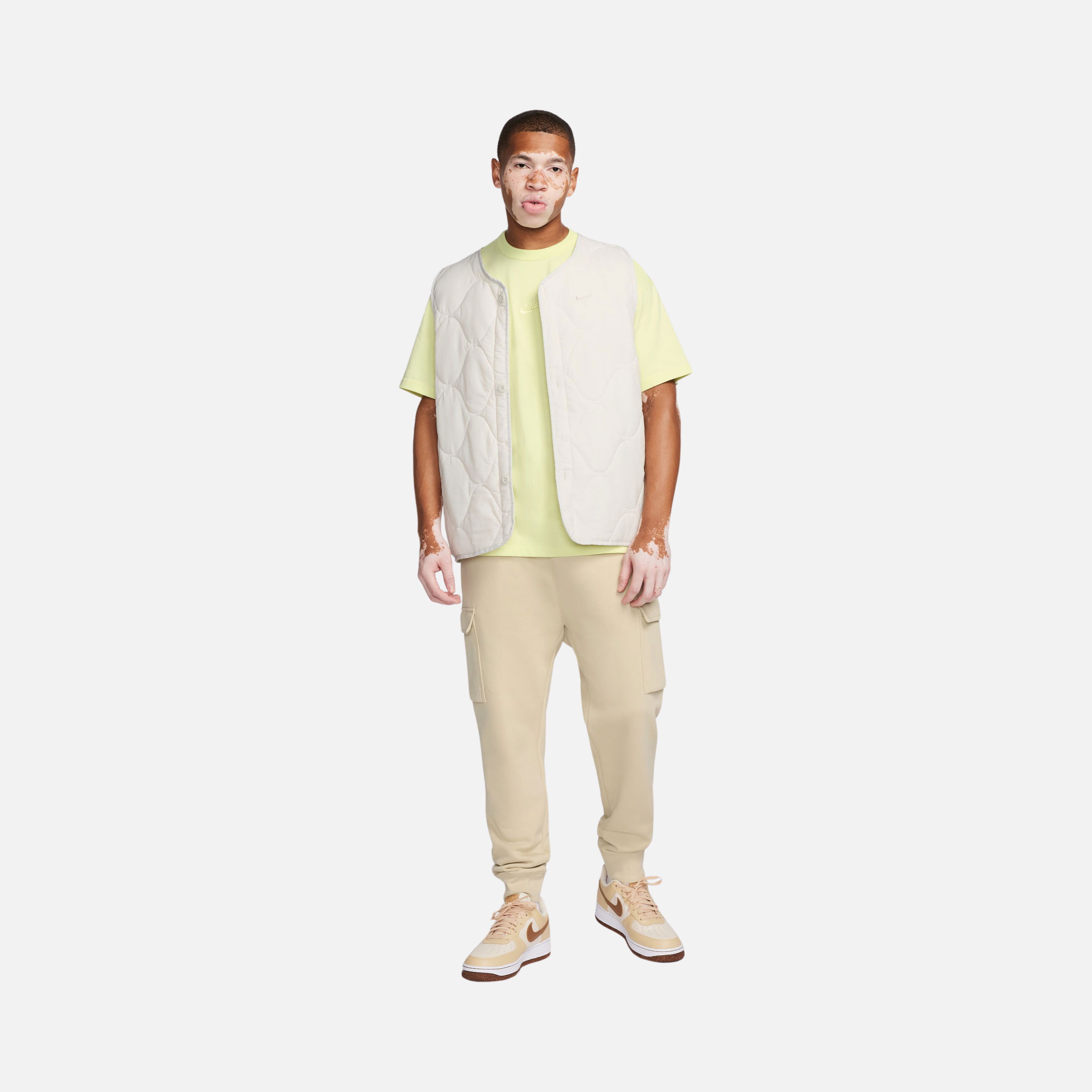 Nike Sportswear Premium Essentials Short-Sleeve Erkek Tişört