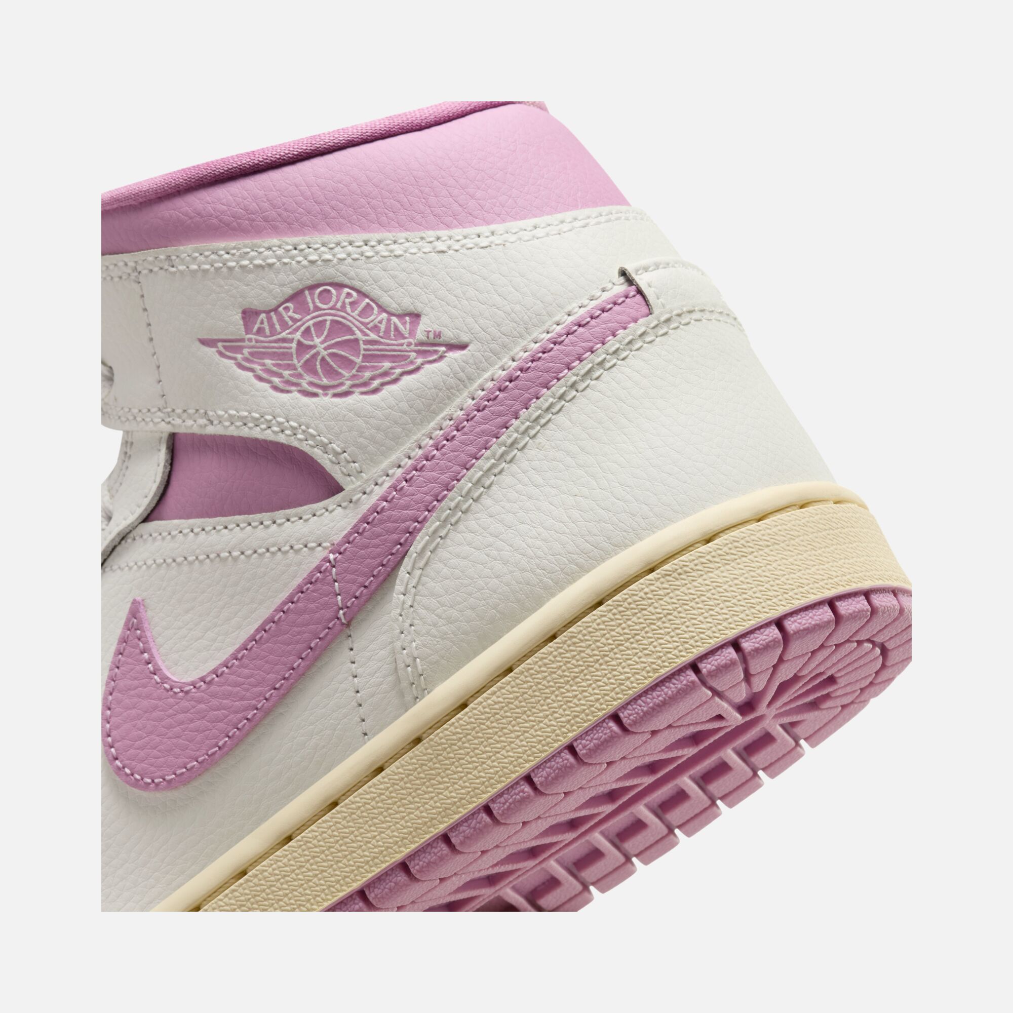 Nike Air Jordan 1 Mid Kadın Spor Ayakkabı