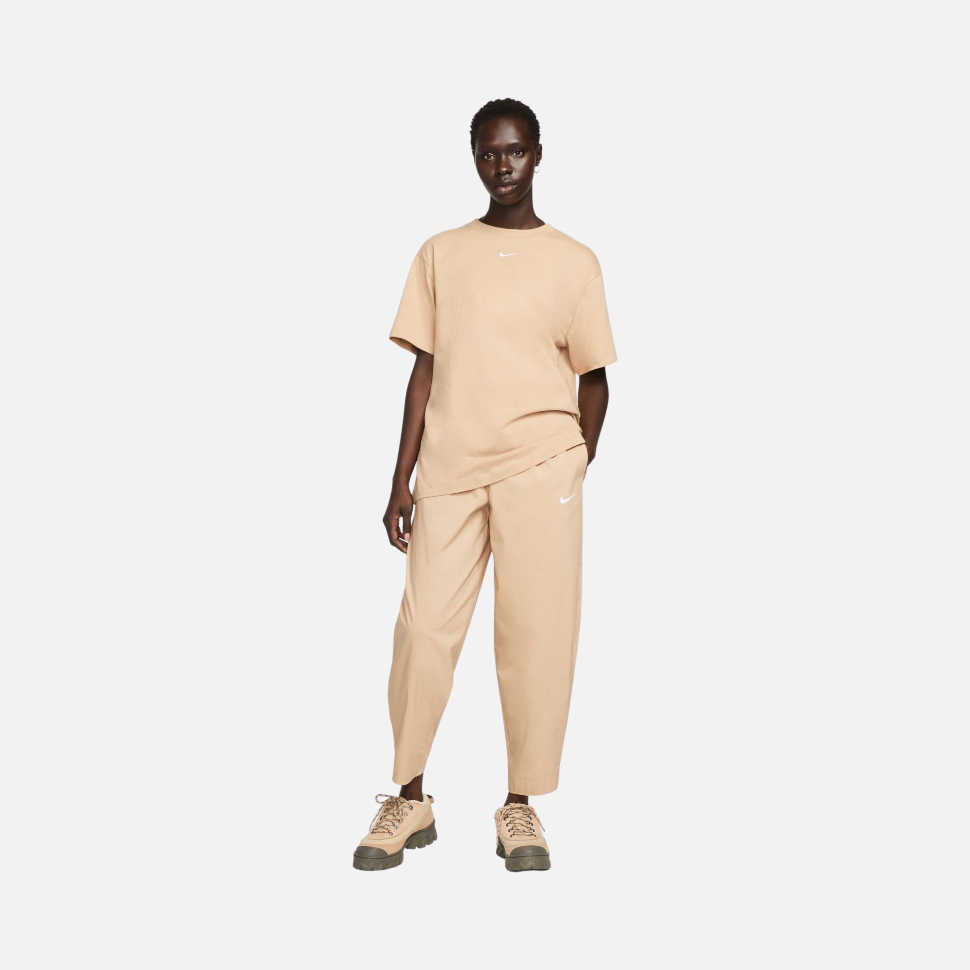 Nike Sportswear Essentials Short-Sleeve Kadın Tişört