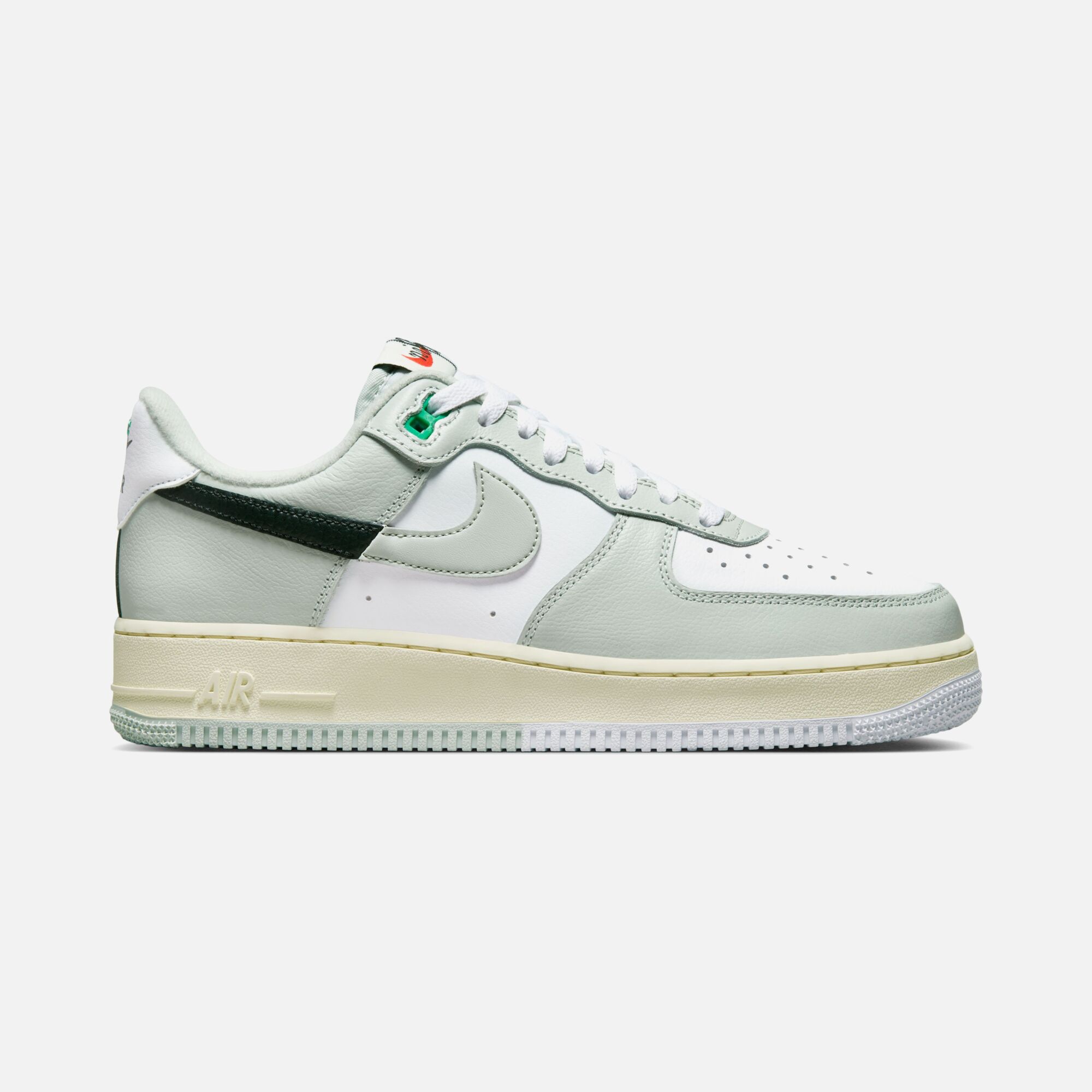 Nike Air Force 1 '07 LV8 ''Split Color Swoosh Logo'' Erkek Spor Ayakkabı