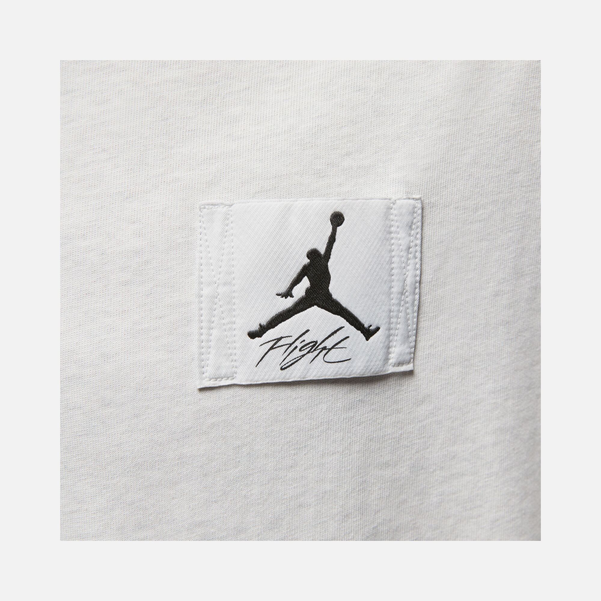 Nike Jordan Flight Essentials Oversized Short-Sleeve Erkek Tişört