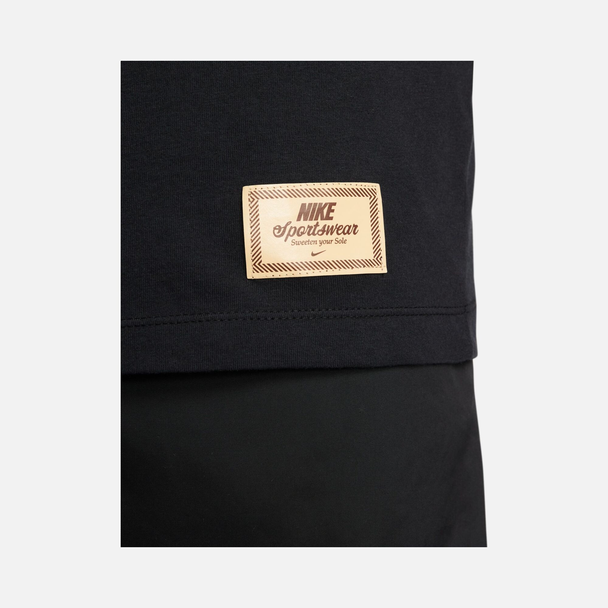 Nike Sportswear Coffee Swoosh Graphic Short-Sleeve Erkek Tişört