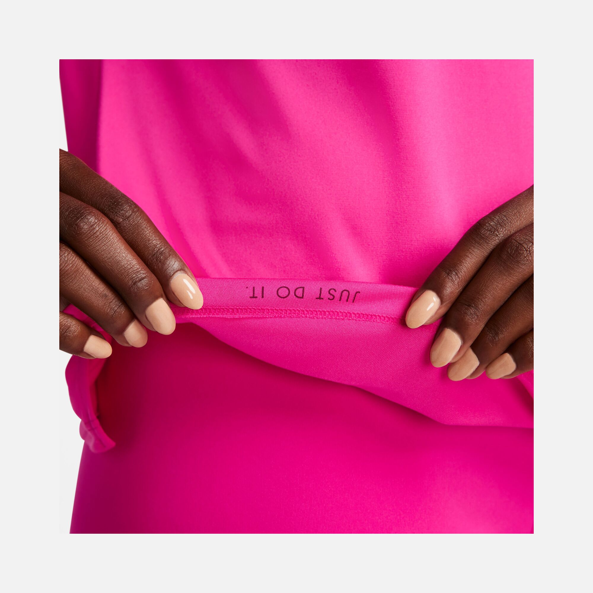 Nike Dri-Fit One Standard-Fit Short Sleeve Kadın Tişört