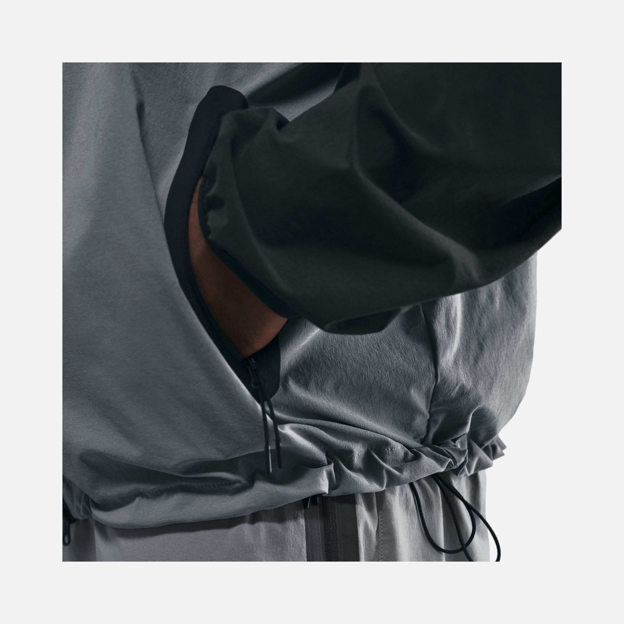 Nike Tech Woven Windrunner Full-Zip Hooded Erkek Ceket